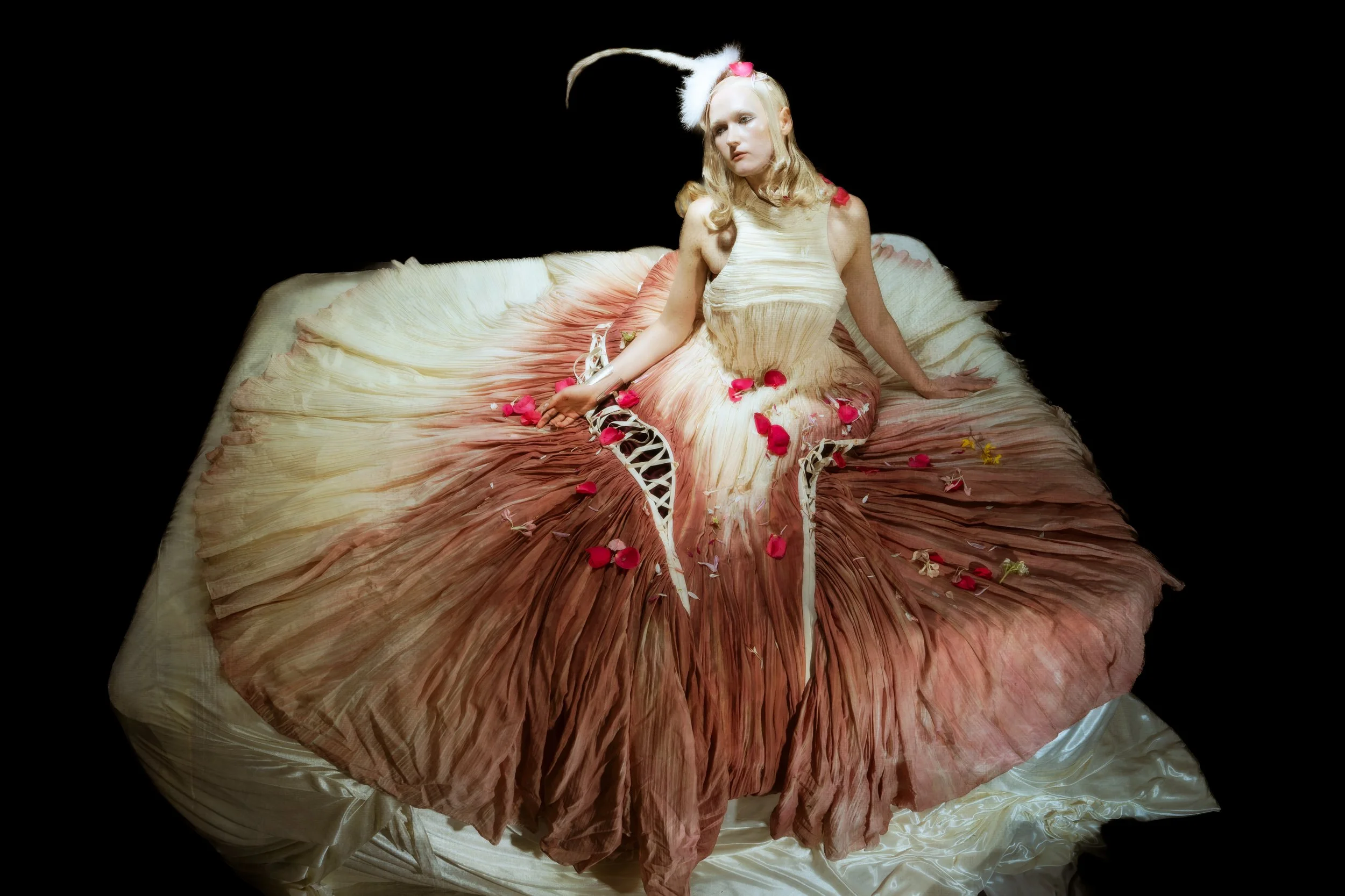 mari bed feather 02.jpg