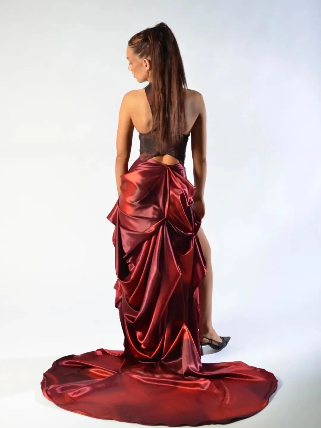 back of the look

model @_maggiehavard_ 
photographer @sparkphotography2 
 
 
 
 
 
 
 
 
#drapeddress #sustainablefashion #fashionbrand #designerfashion ##fashionphotography