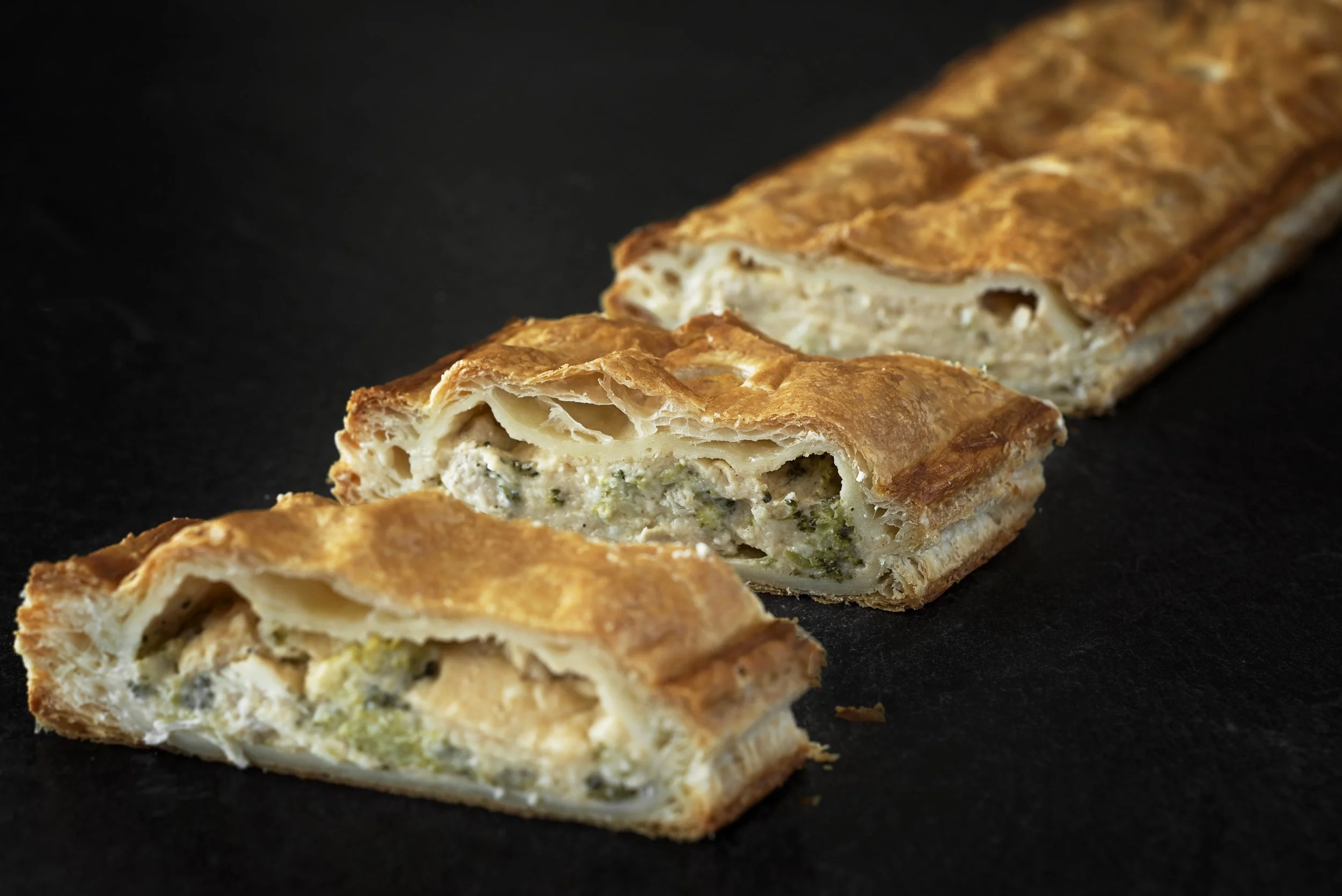 50119 - FEUILLETÉ POULET & BROCOLI.jpg