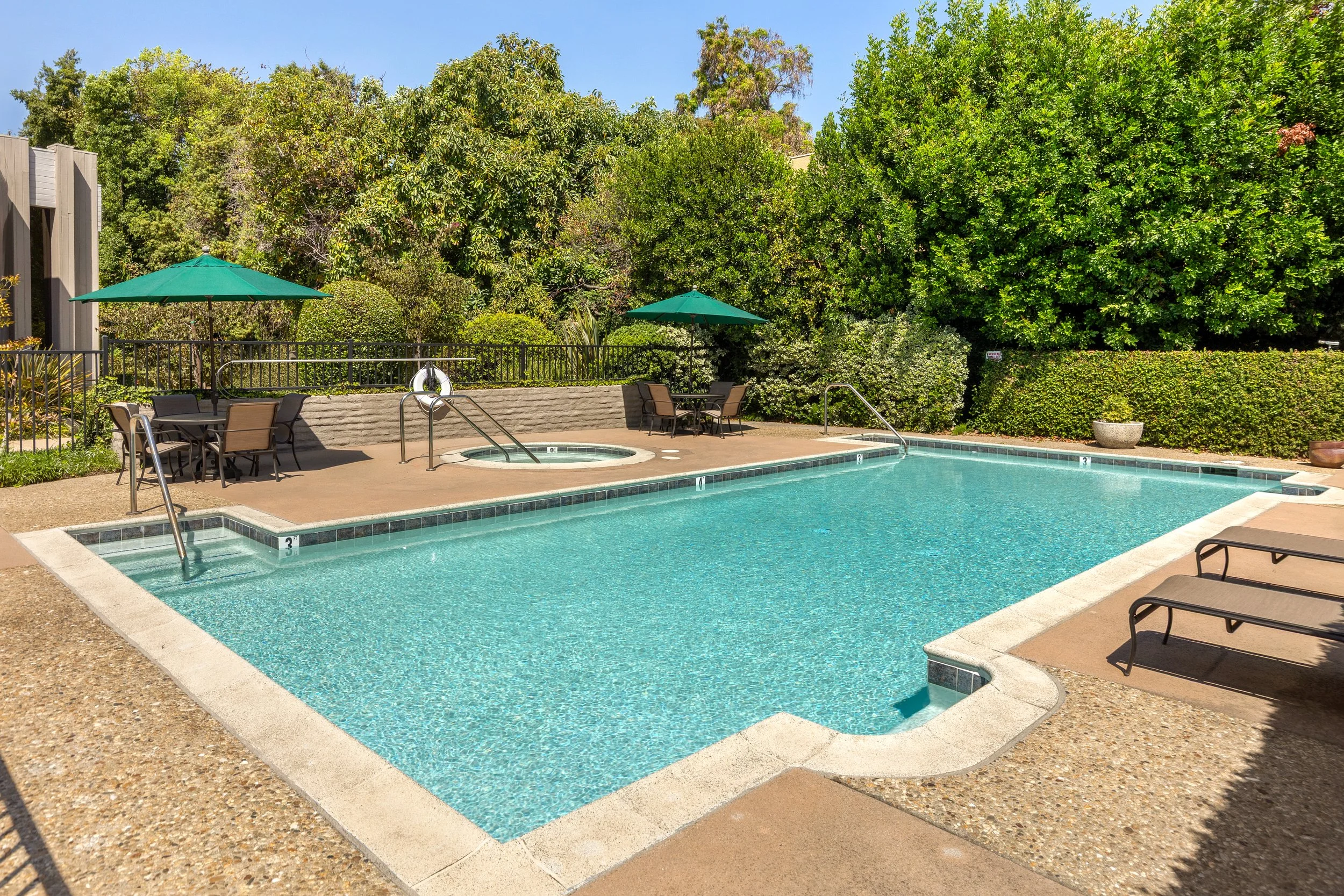 pool Full.jpg
