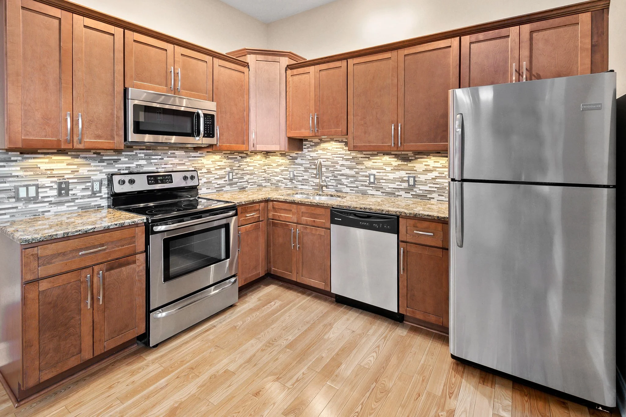 32 Kitchen.jpg