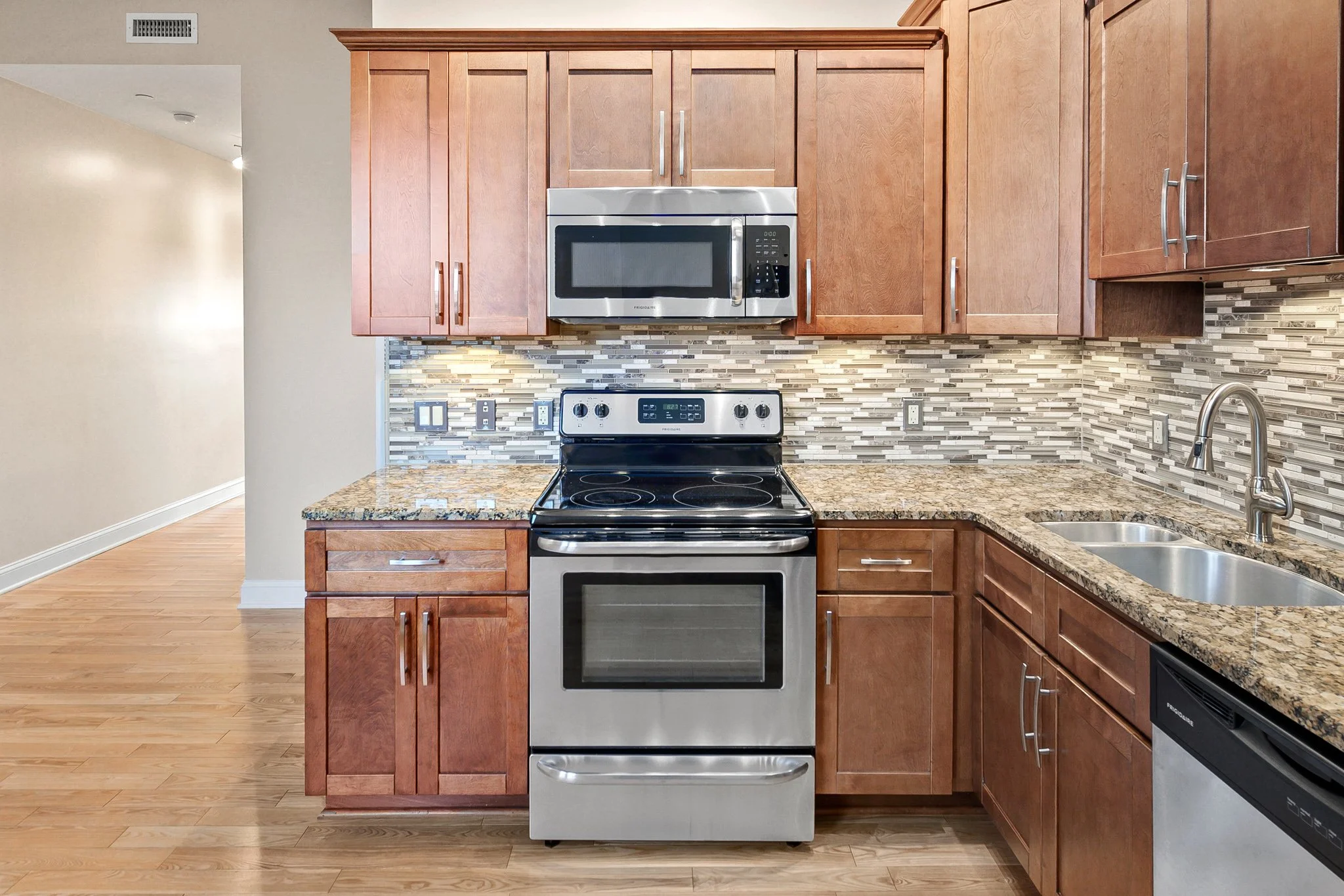 35 Kitchen.jpg