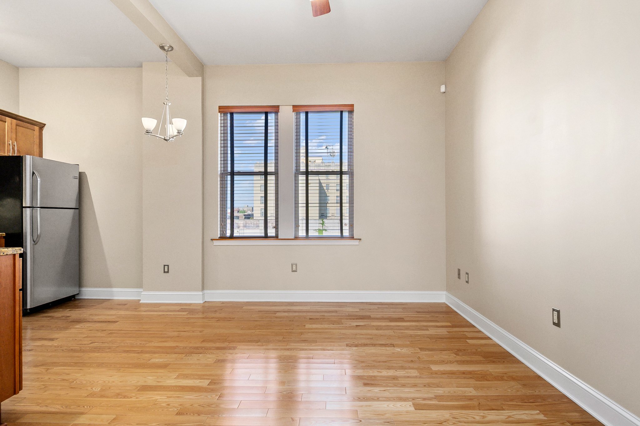 29 Living Room.jpg