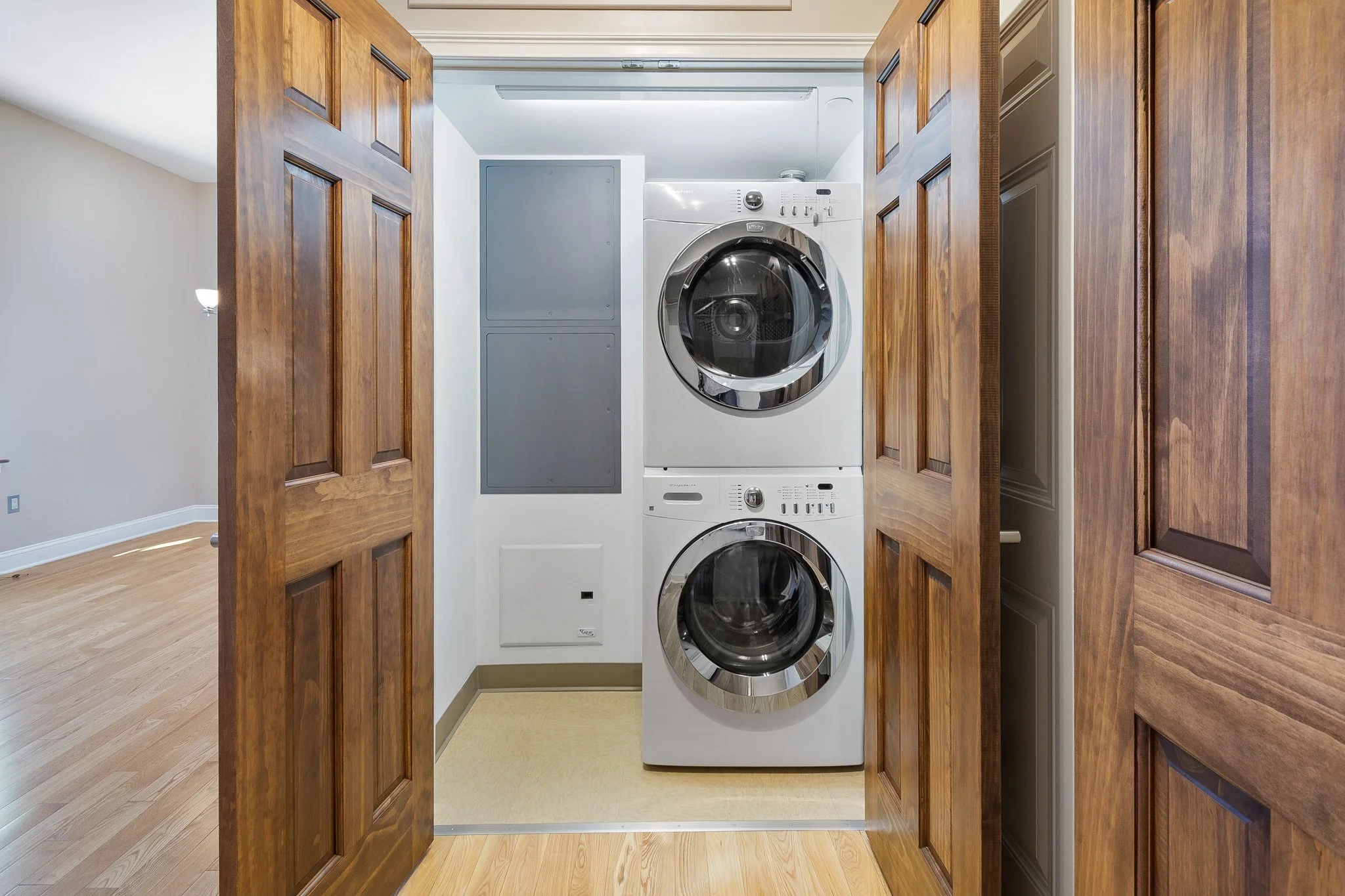Unit 304 (9).jpg