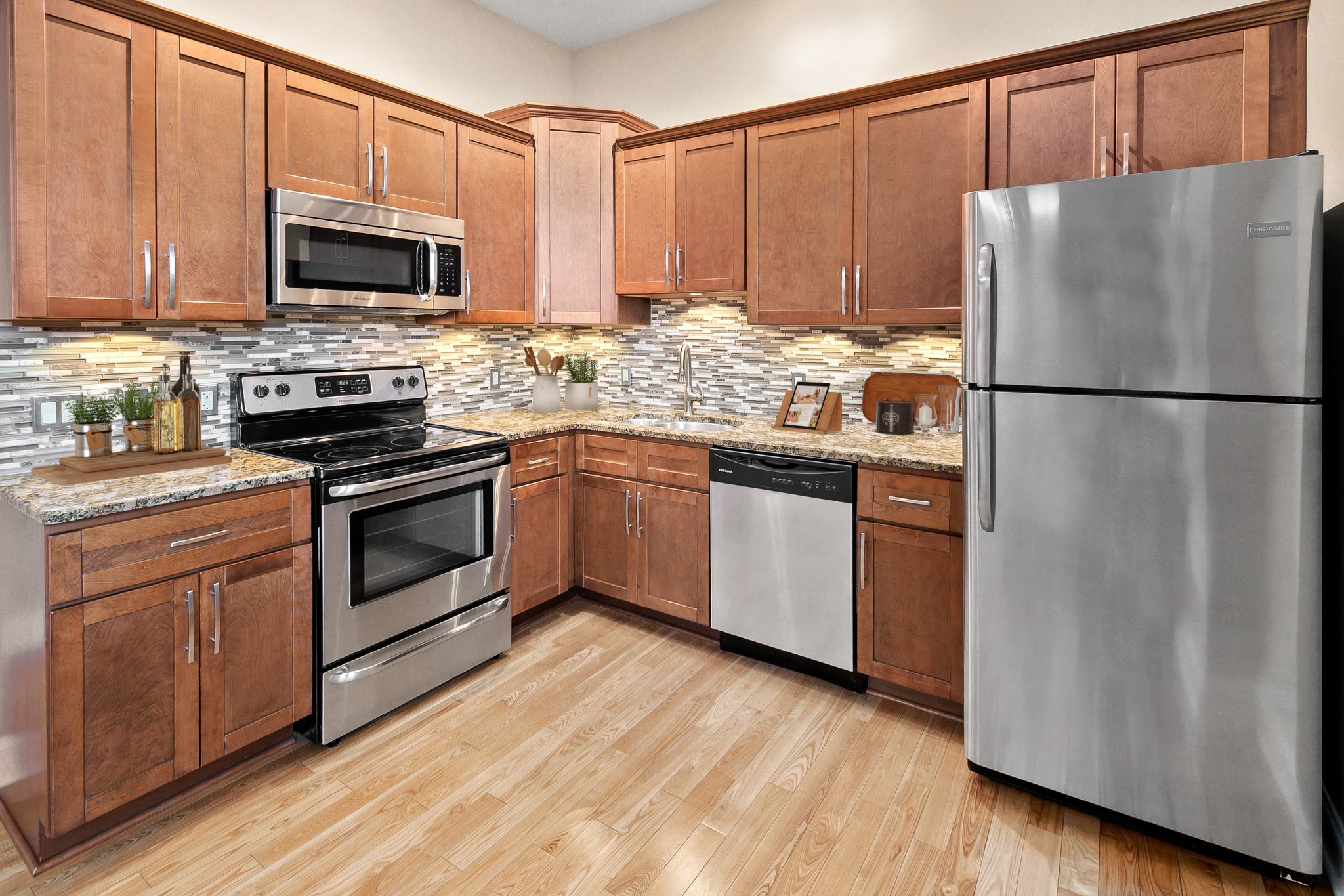 33 Kitchen VS.jpg