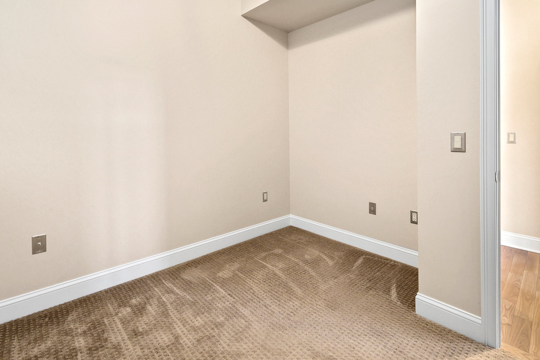 48 Office or Guest Bedroom.jpg
