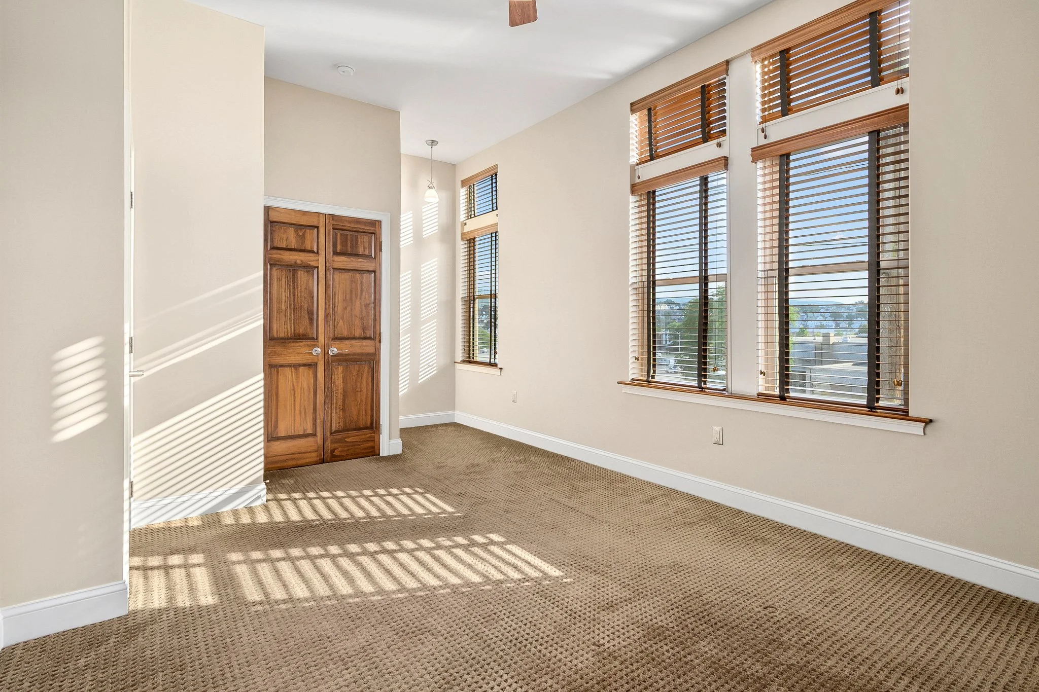 42 Primary Bedroom.jpg