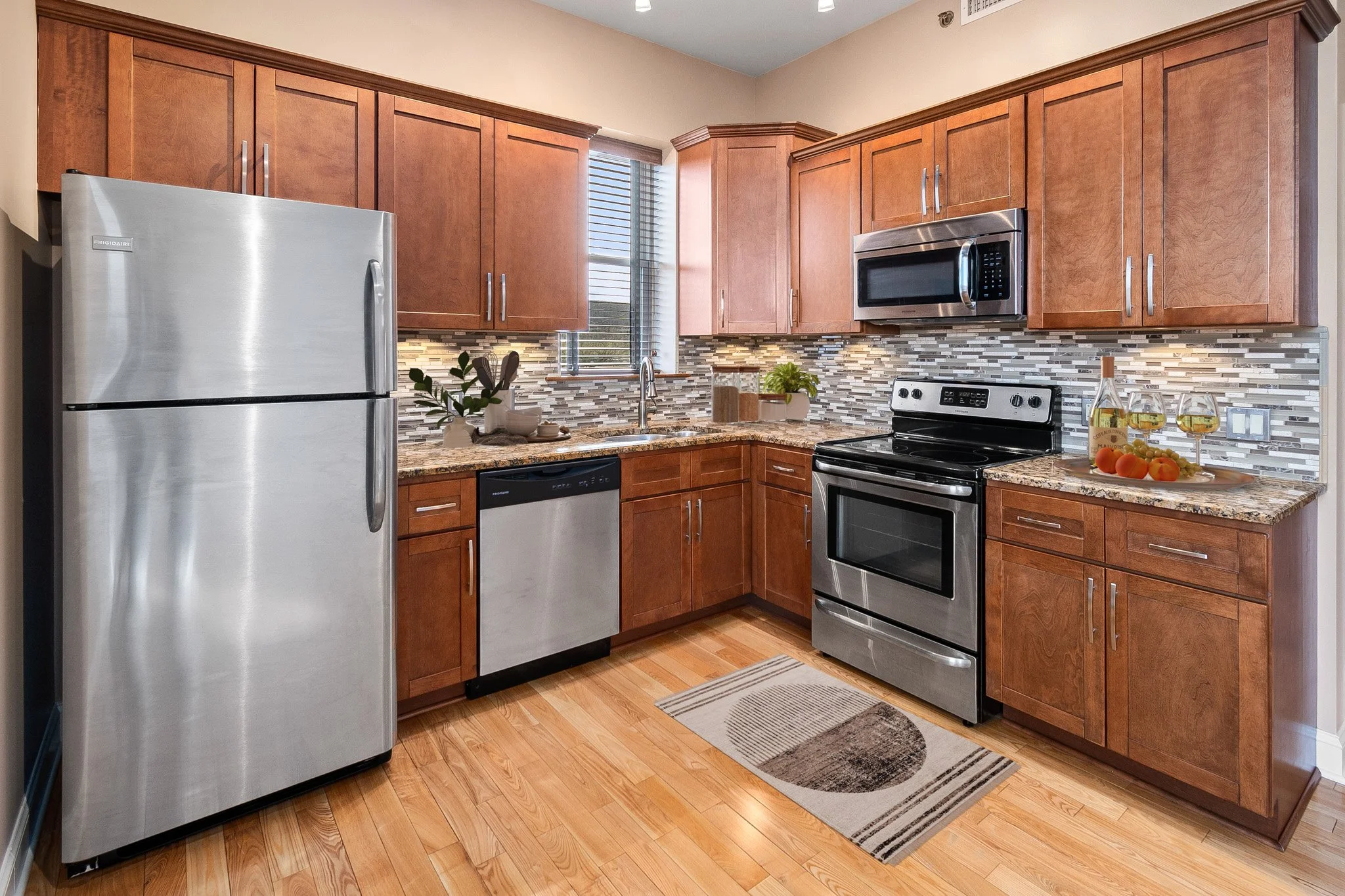 22 Kitchen VS.jpg