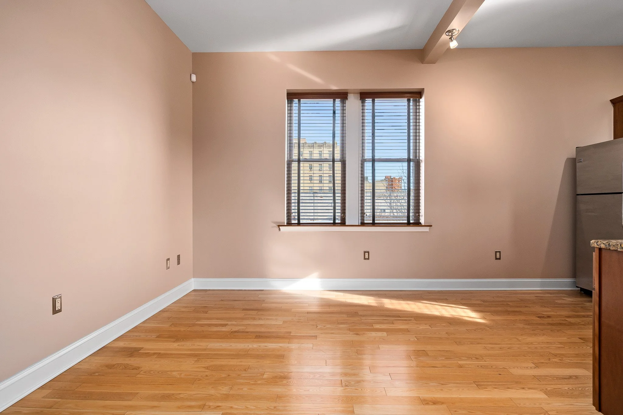 18 Living Room.jpg