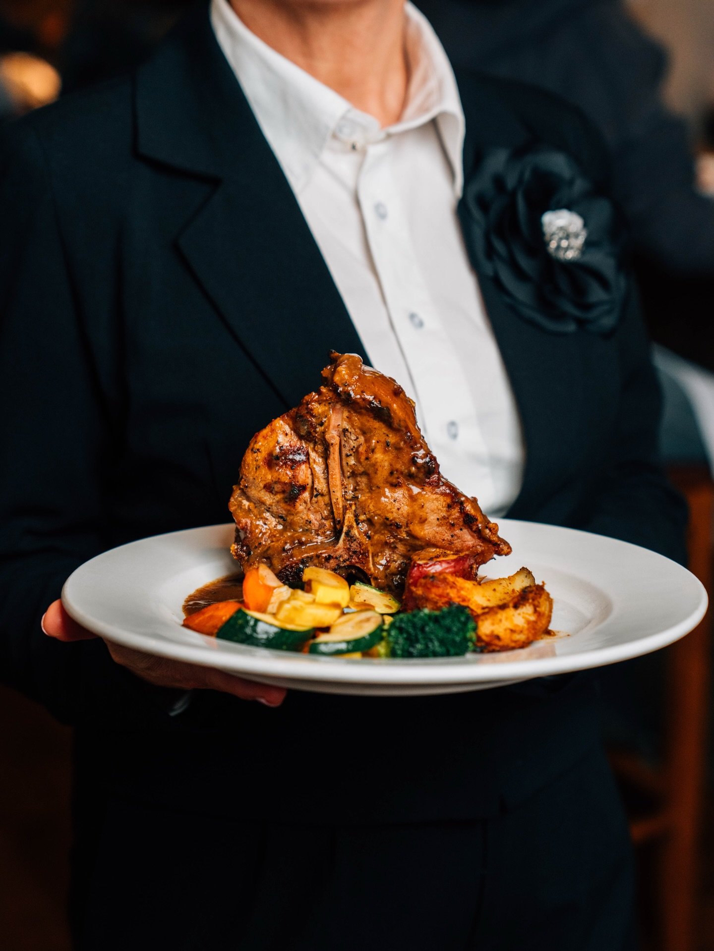 Perfectly plated, made to impress ✨🍷
The Porterhouse Veal Chop

#albaitaliangrill #hillsdalenj #bergencountyeats #northjerseyeats
