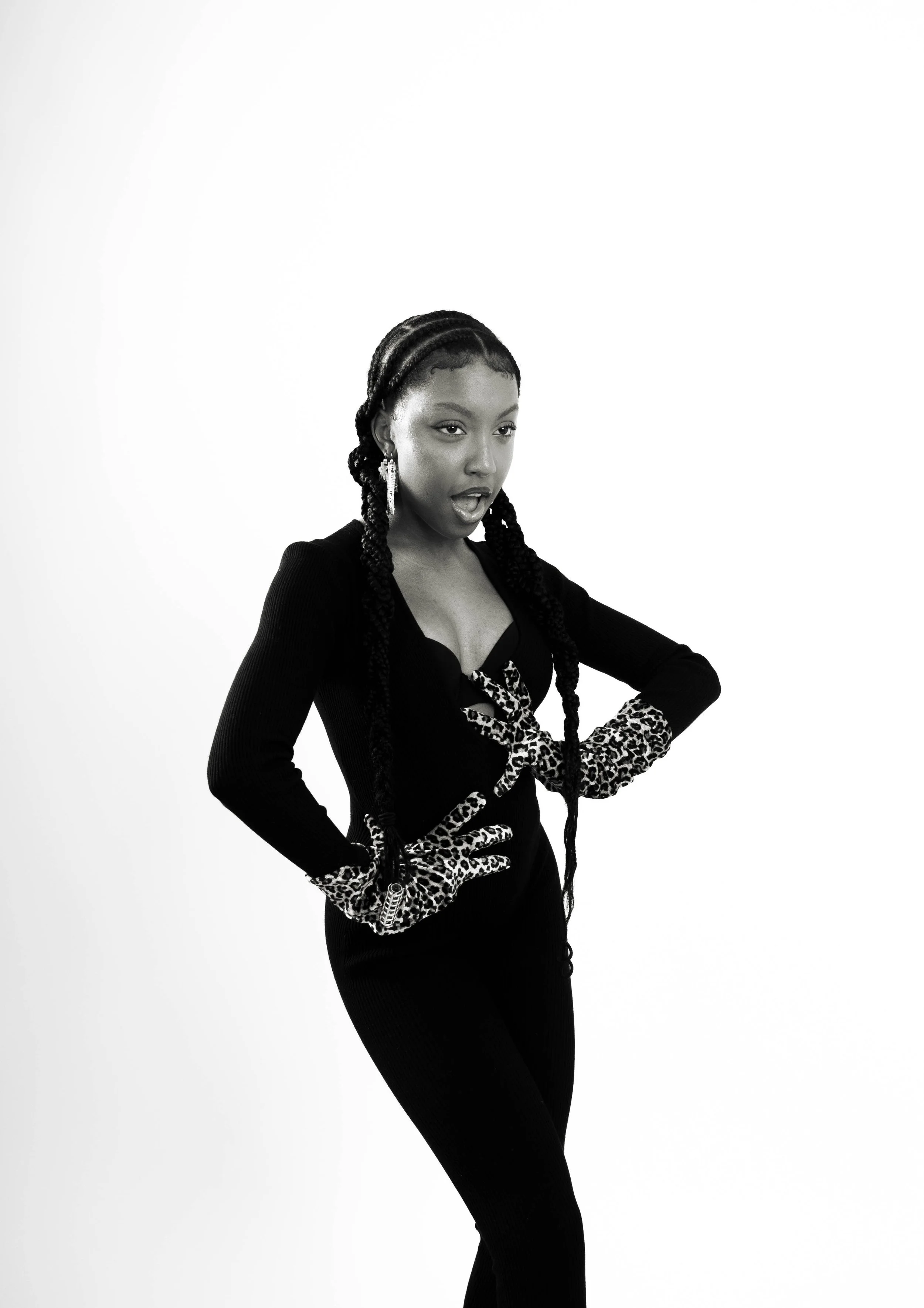 pose_alessandra clarke.jpg