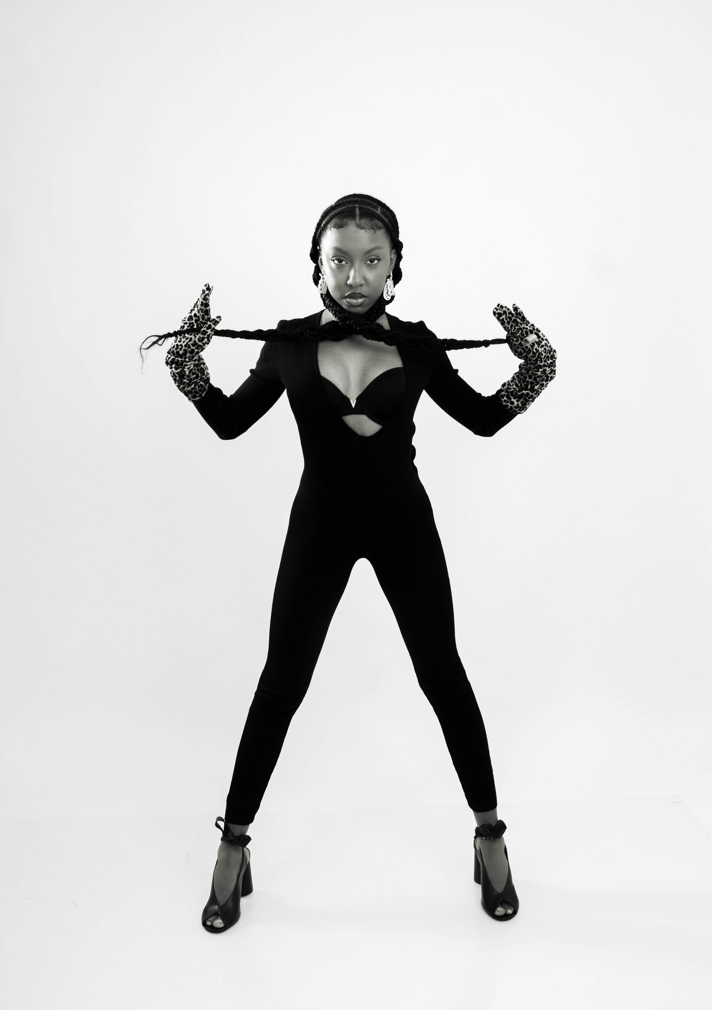 pose_alessandra clarke.jpg