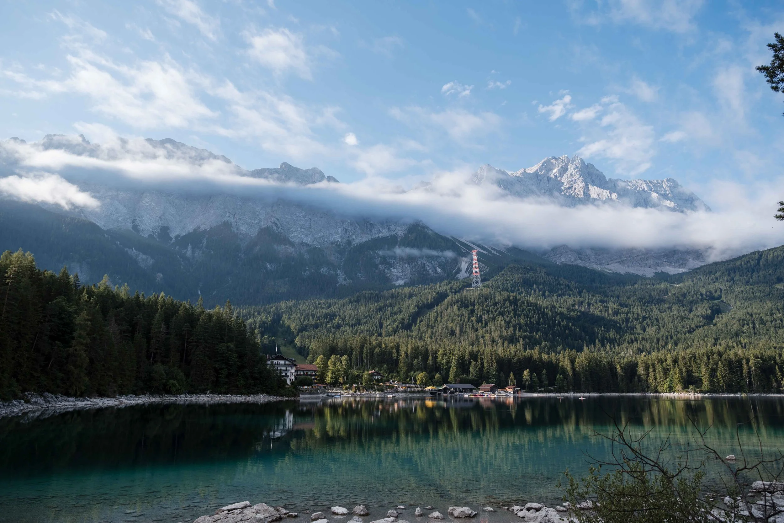 Hochzeitsreportage Eibsee – freie Trauung in ruhiger Morgenstimmung