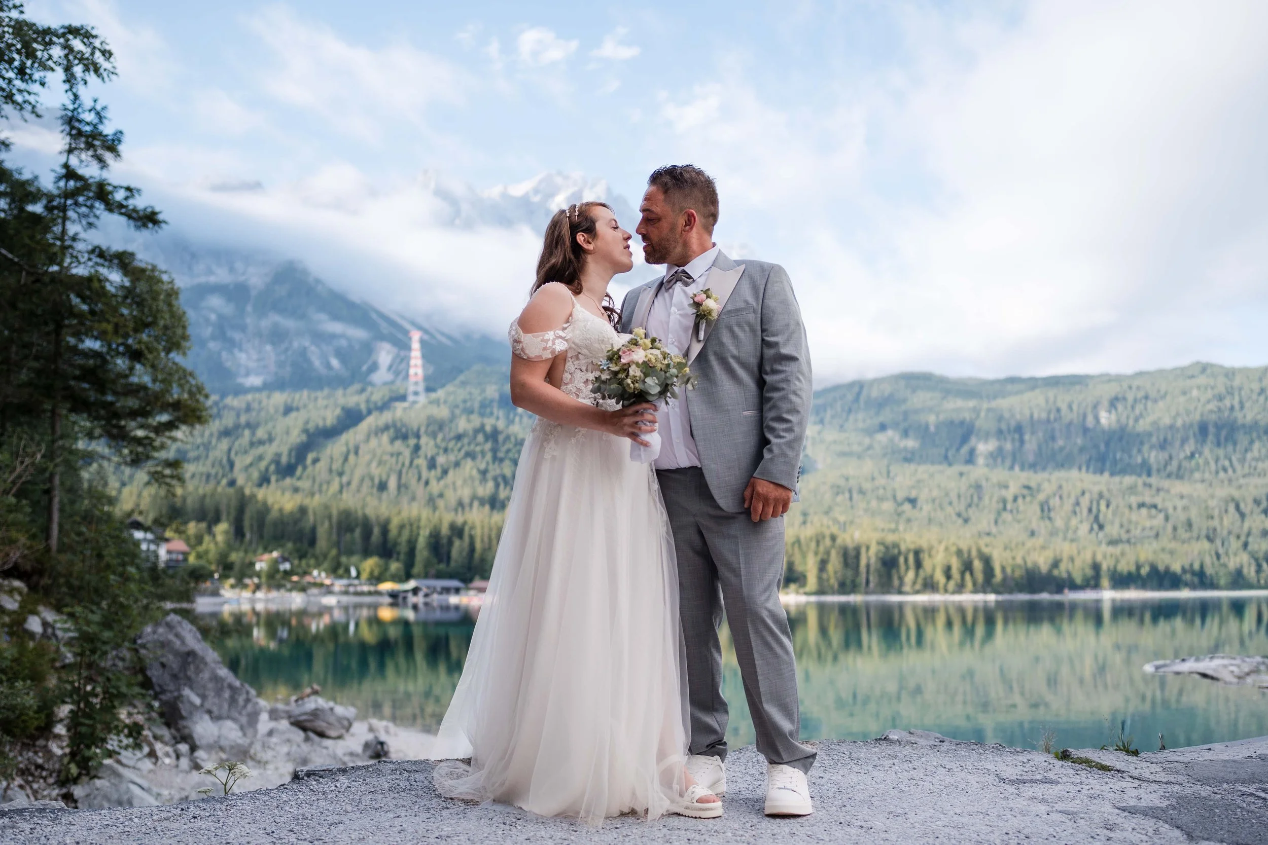 Paarshooting am Eibsee – natürliche Hochzeitsfotos in den bayerischen Alpen