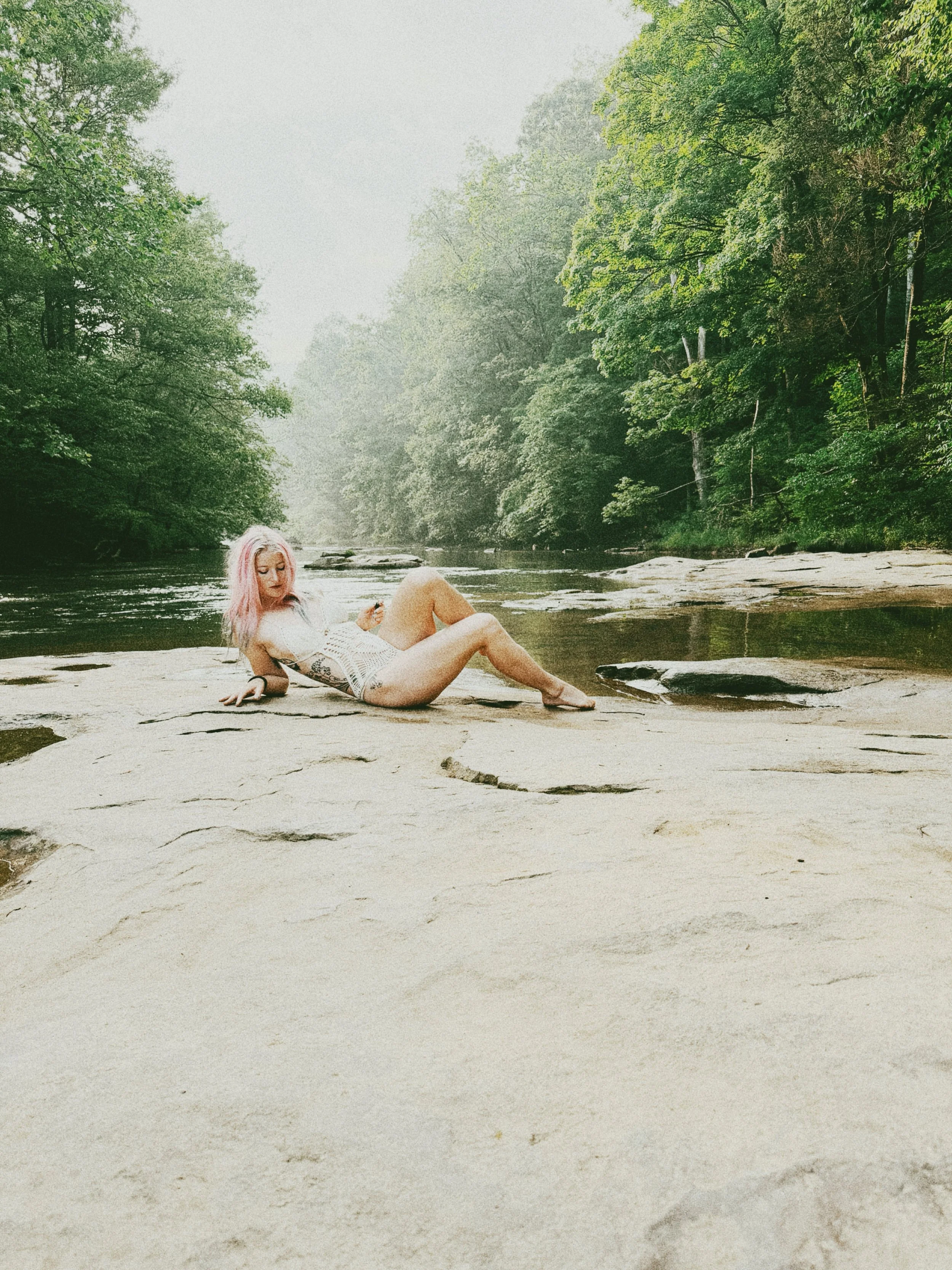 Last chunk of pics from the #riverside 💗🧜🏻&zwj;♀️
.
#explore