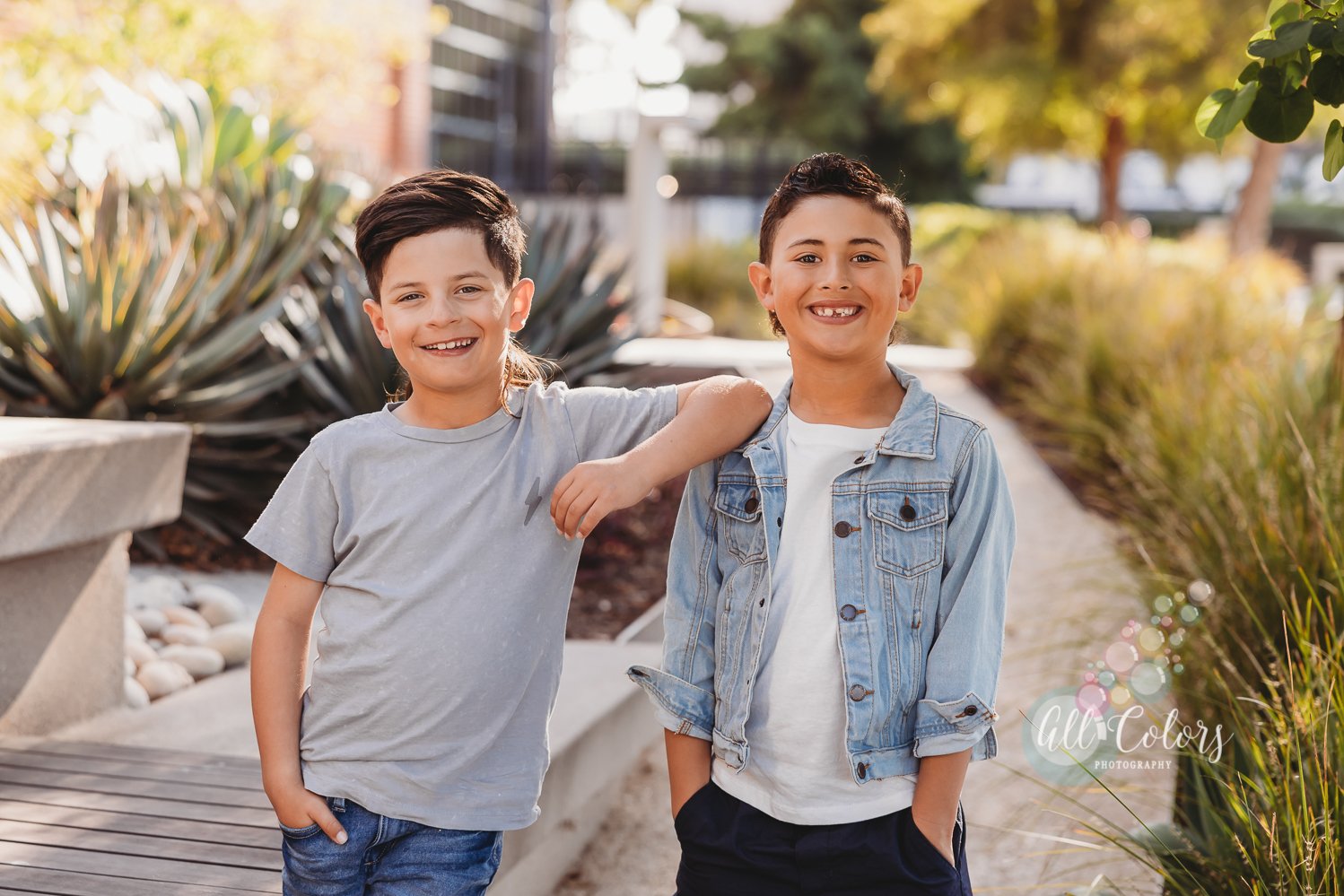 How to Get Natural Family Photos When Your Kids Hate Having Their Picture Taken.