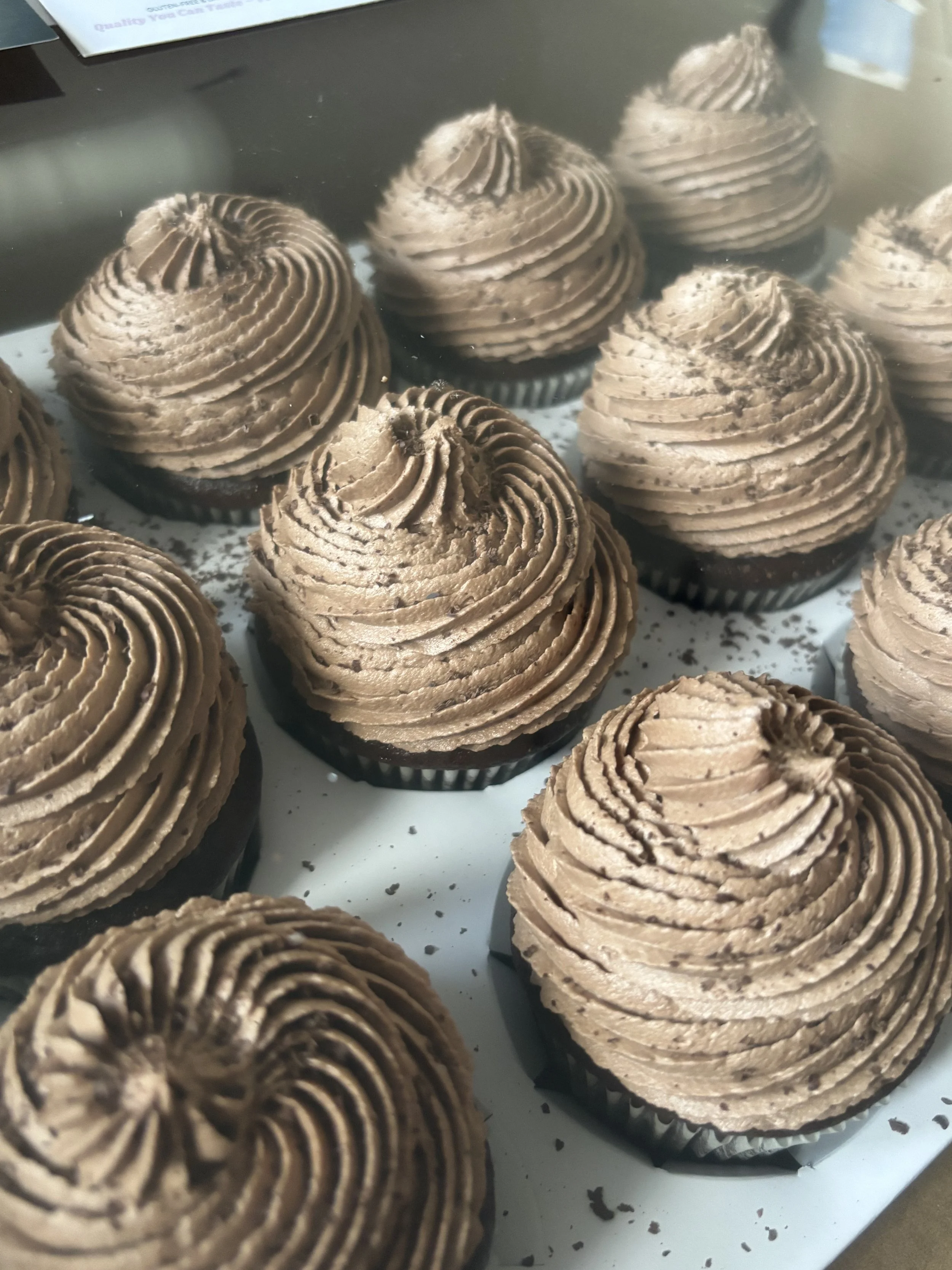 Gifting package dozen double chocolate cupcakes - KEYROCK CONSTRUCTION 