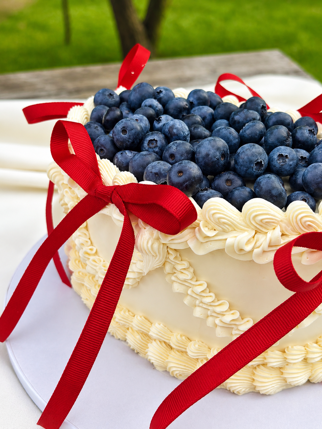 4th of July  - Vintage Oval BerryChantilly Cake 