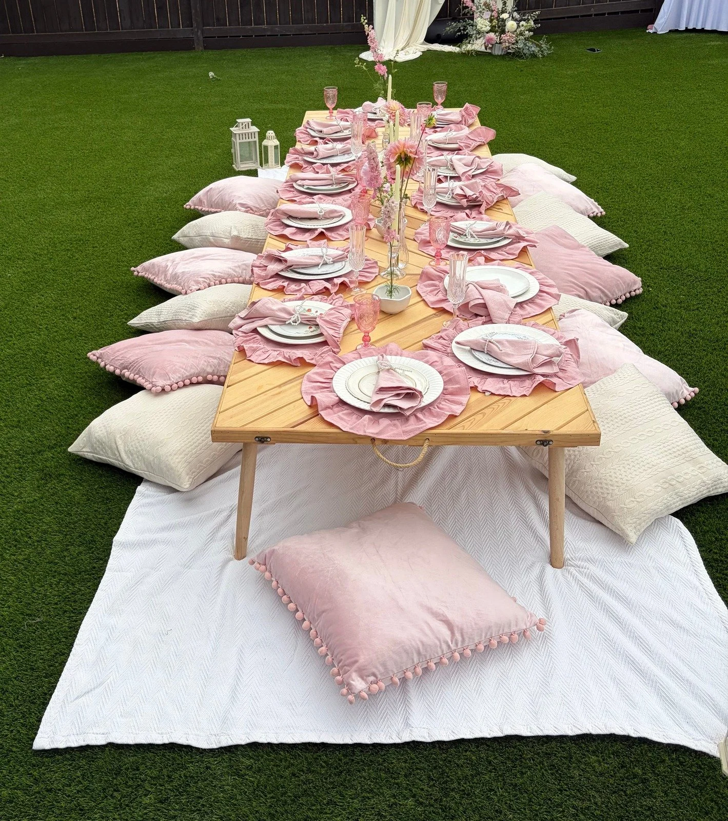 Dining and Picnics