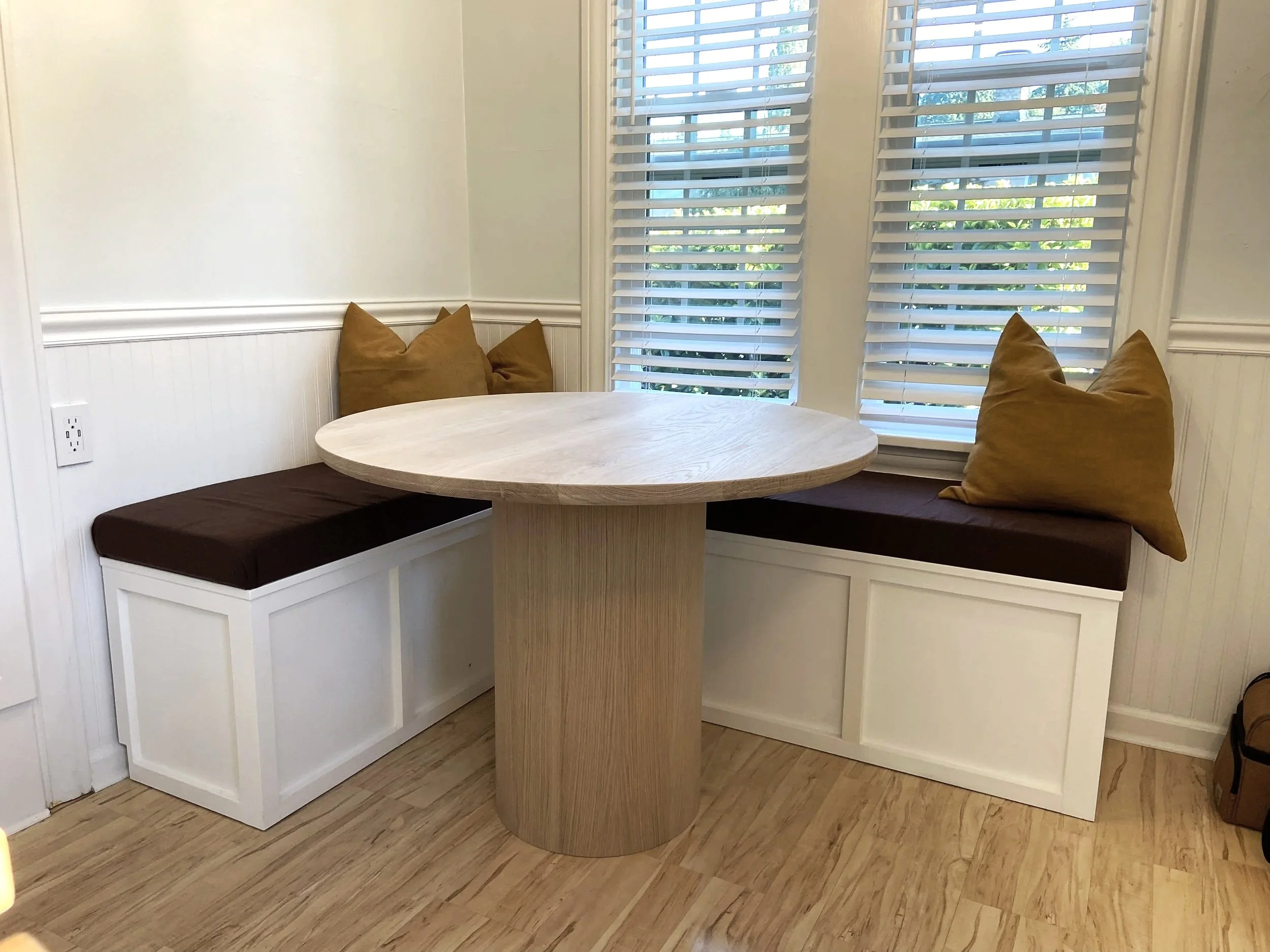 Furniture, White Oak Round Table