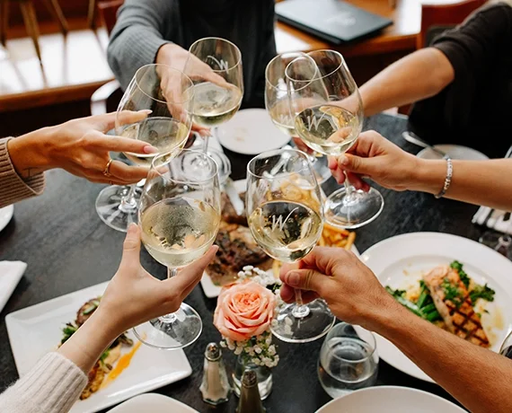 wine glasses.webp
