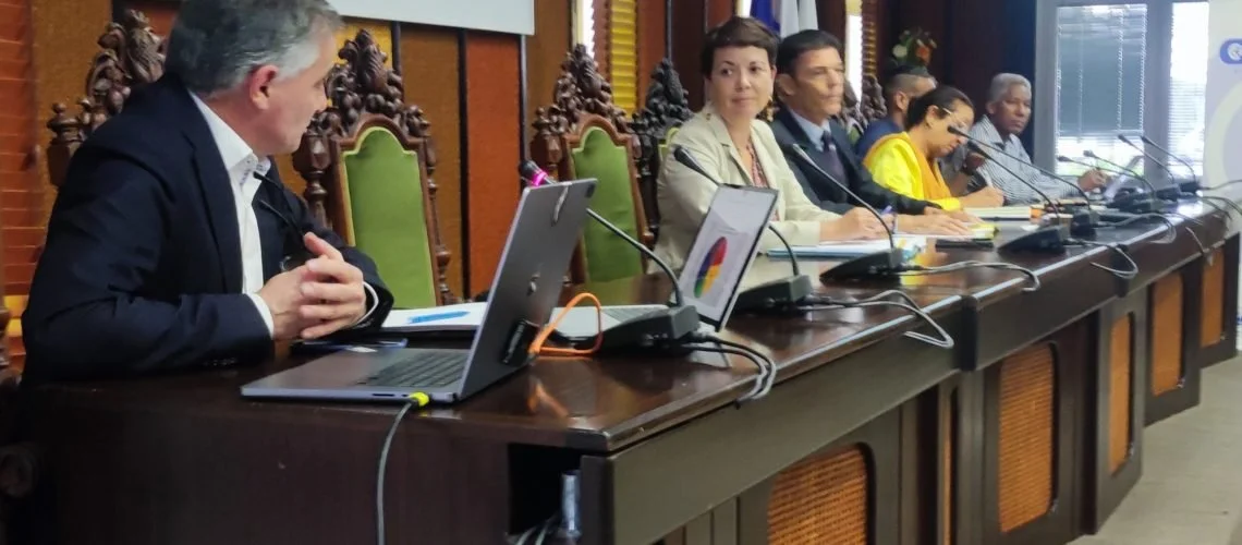 Rapport BOLONYOCTE sur la situation de la grande distribution à dominante alimentaire à La Réunion