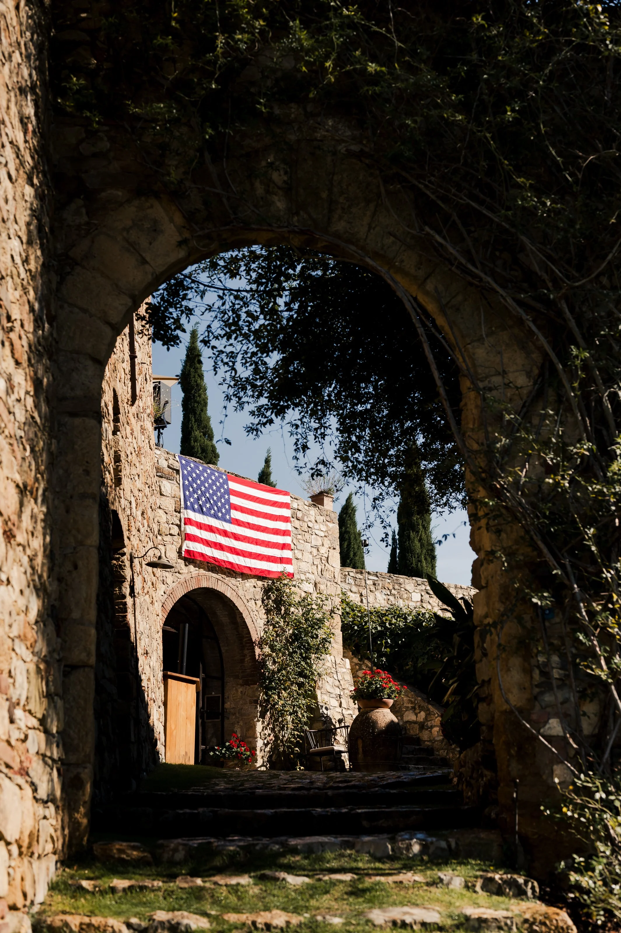 castello-di-vicarello-tuscany-wedding-lisa-poggi - 054.jpg