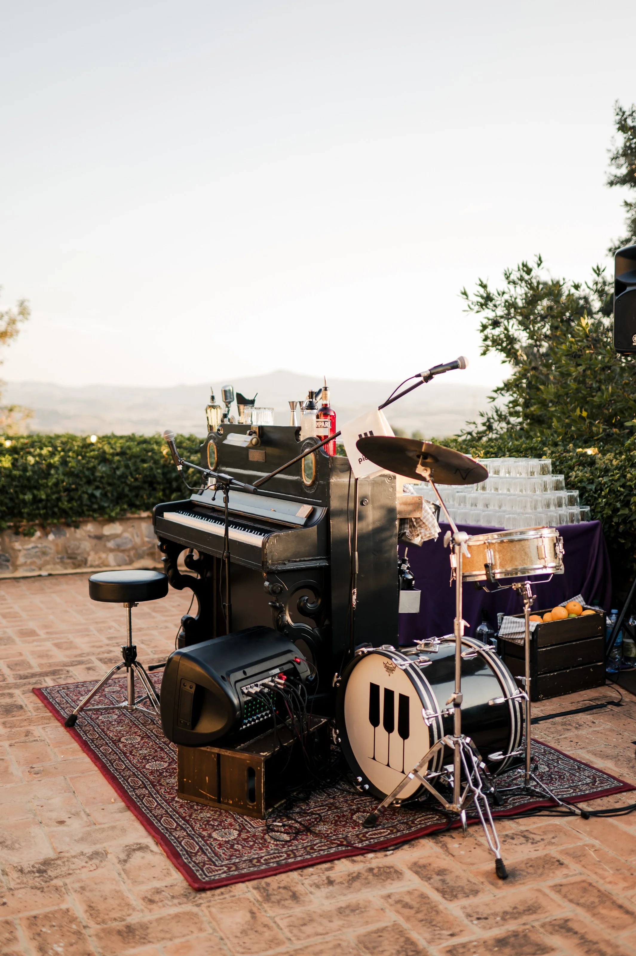 castello-di-vicarello-tuscany-wedding-lisa-poggi - 008.jpg