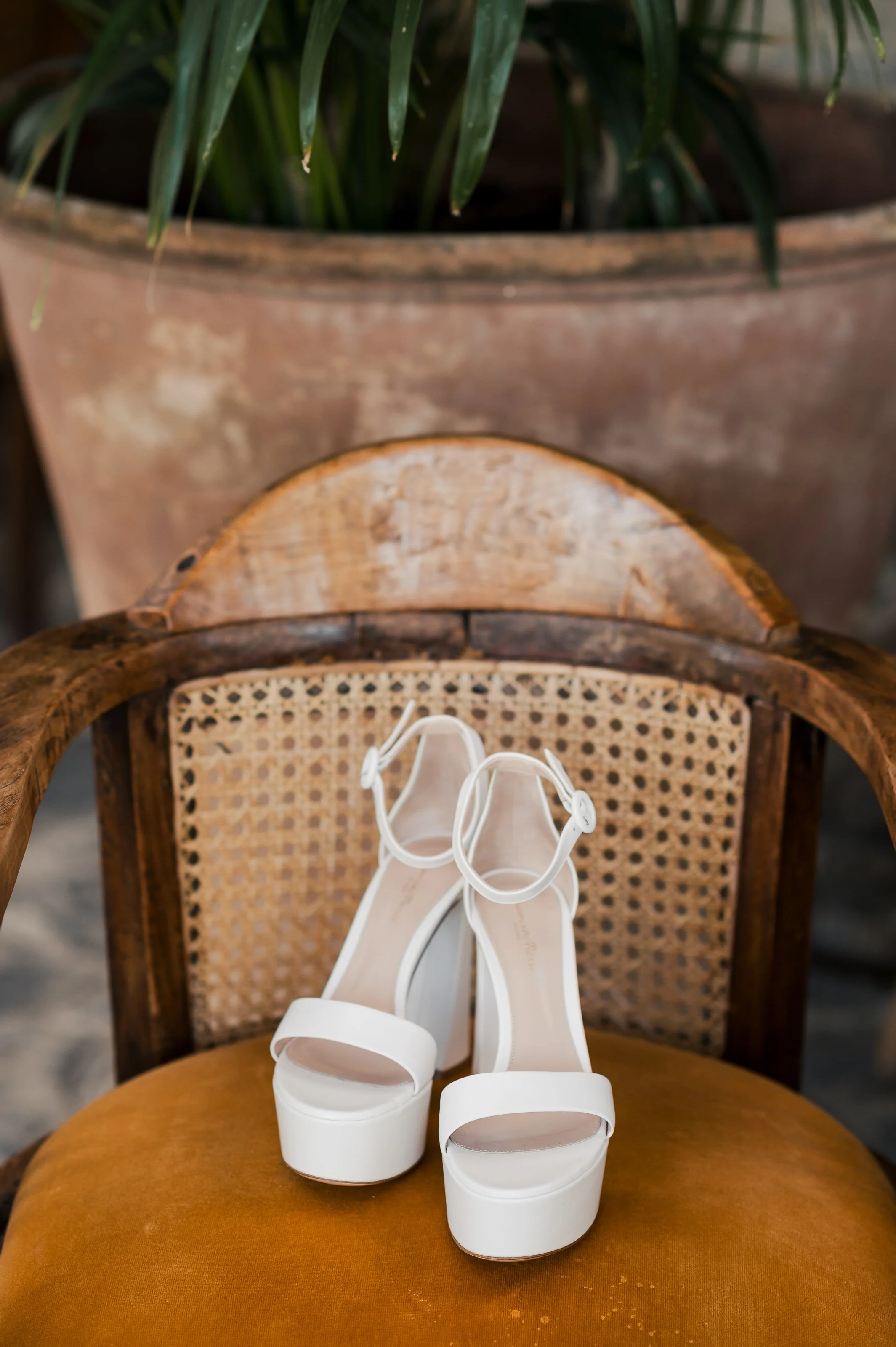 castello-di-vicarello-tuscany-wedding-lisa-poggi - 050.jpg