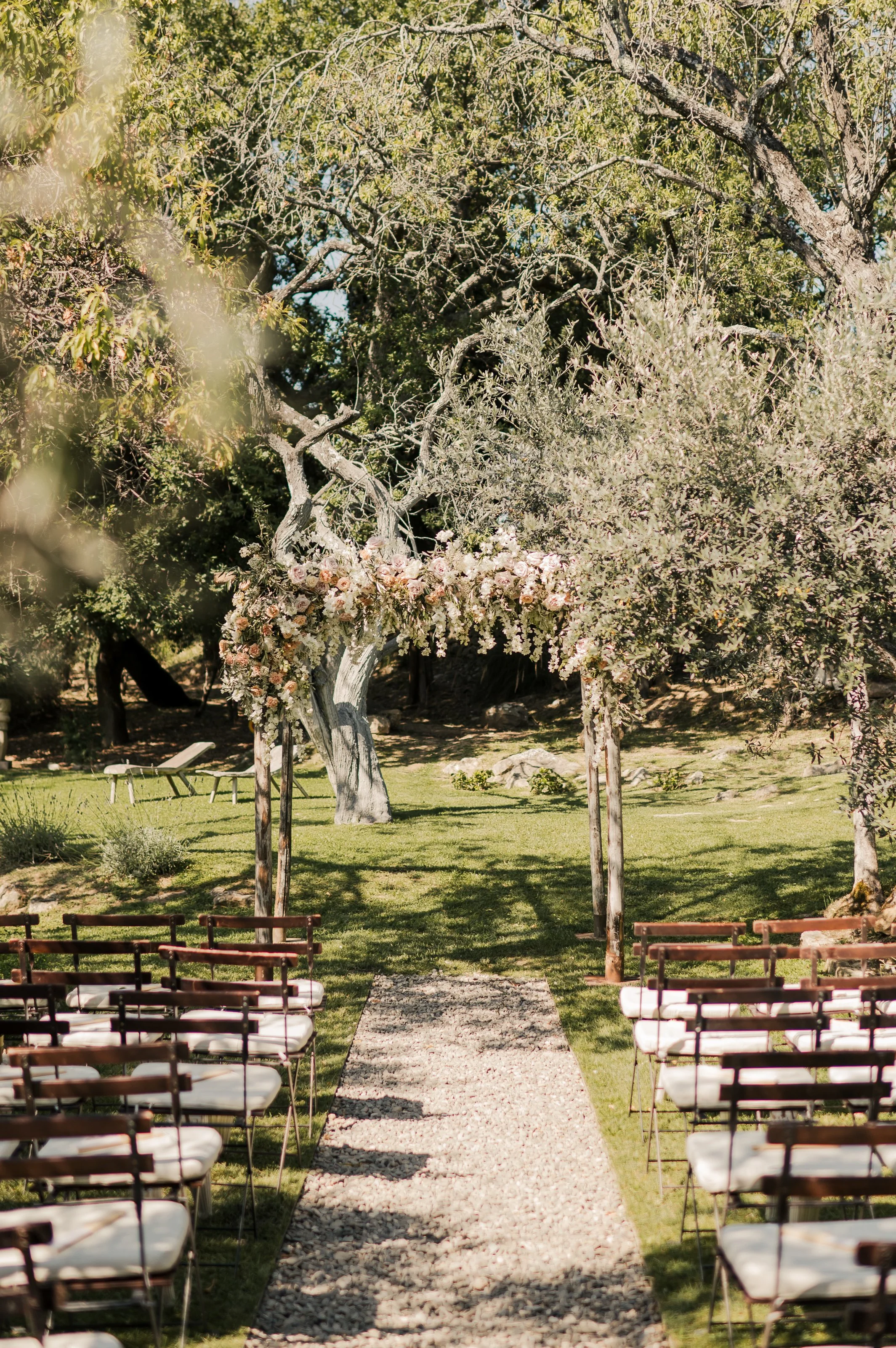 castello-di-vicarello-tuscany-italy-wedding-lisa-poggi - 005.jpg