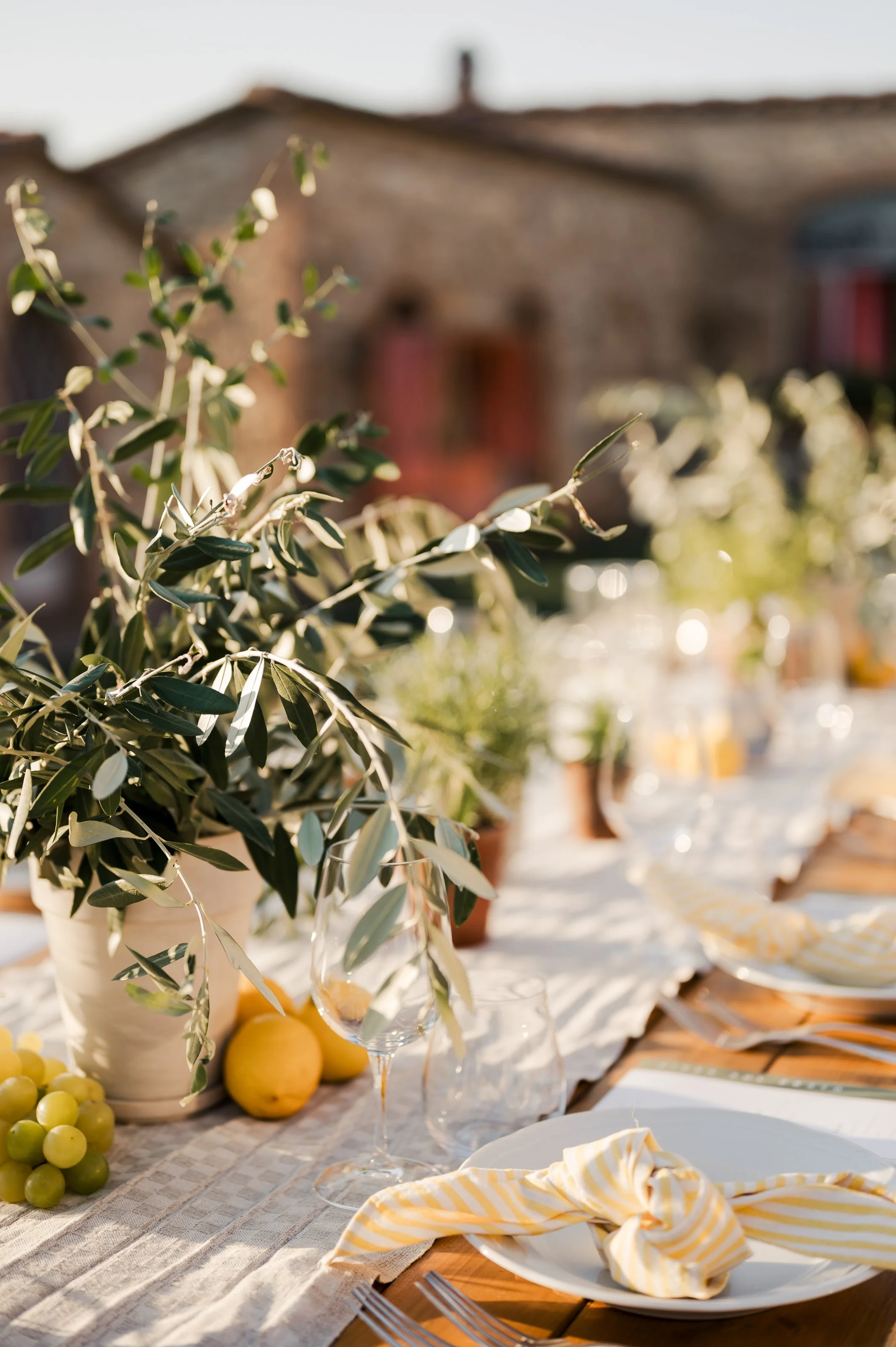 villa-catignano-tuscany-wedding-lisa-poggi - 002.jpg