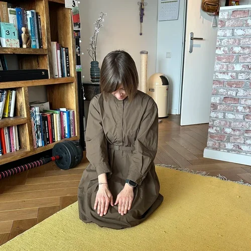 Diana greeting her client’s home KonMari method