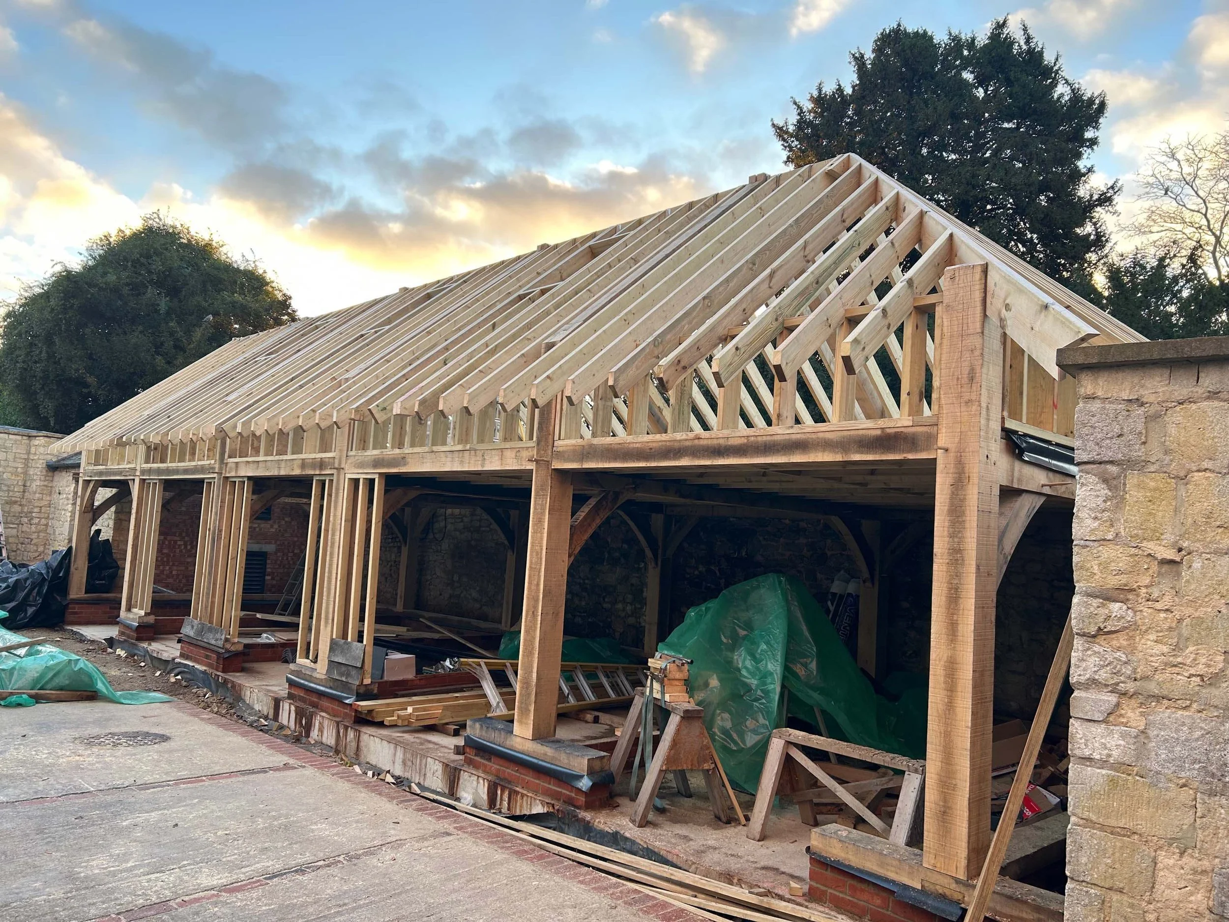 An image of a 5 bay oak barn in Waterperry Gardens.