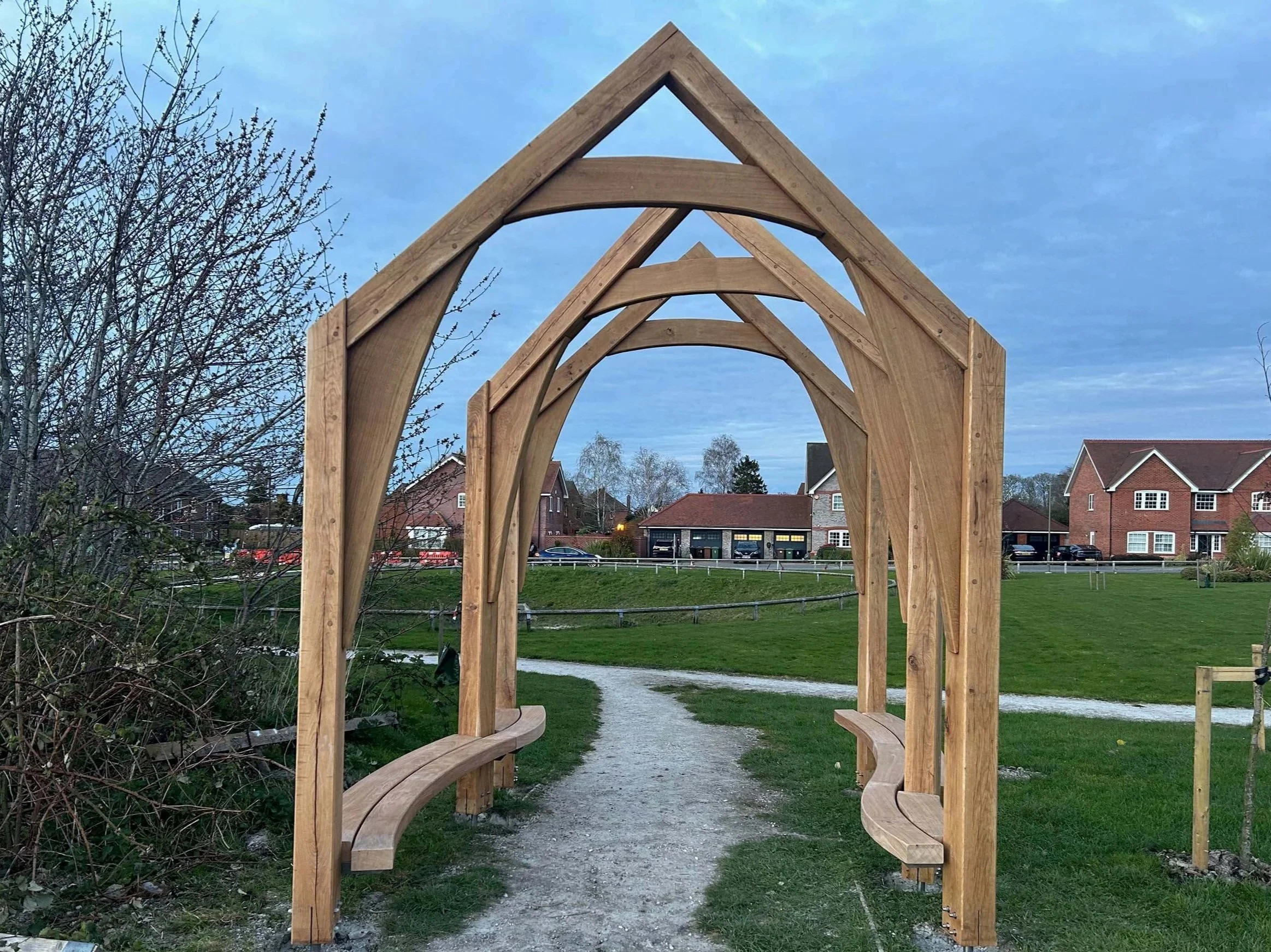 An image of an oak sculpture in Chinnor.