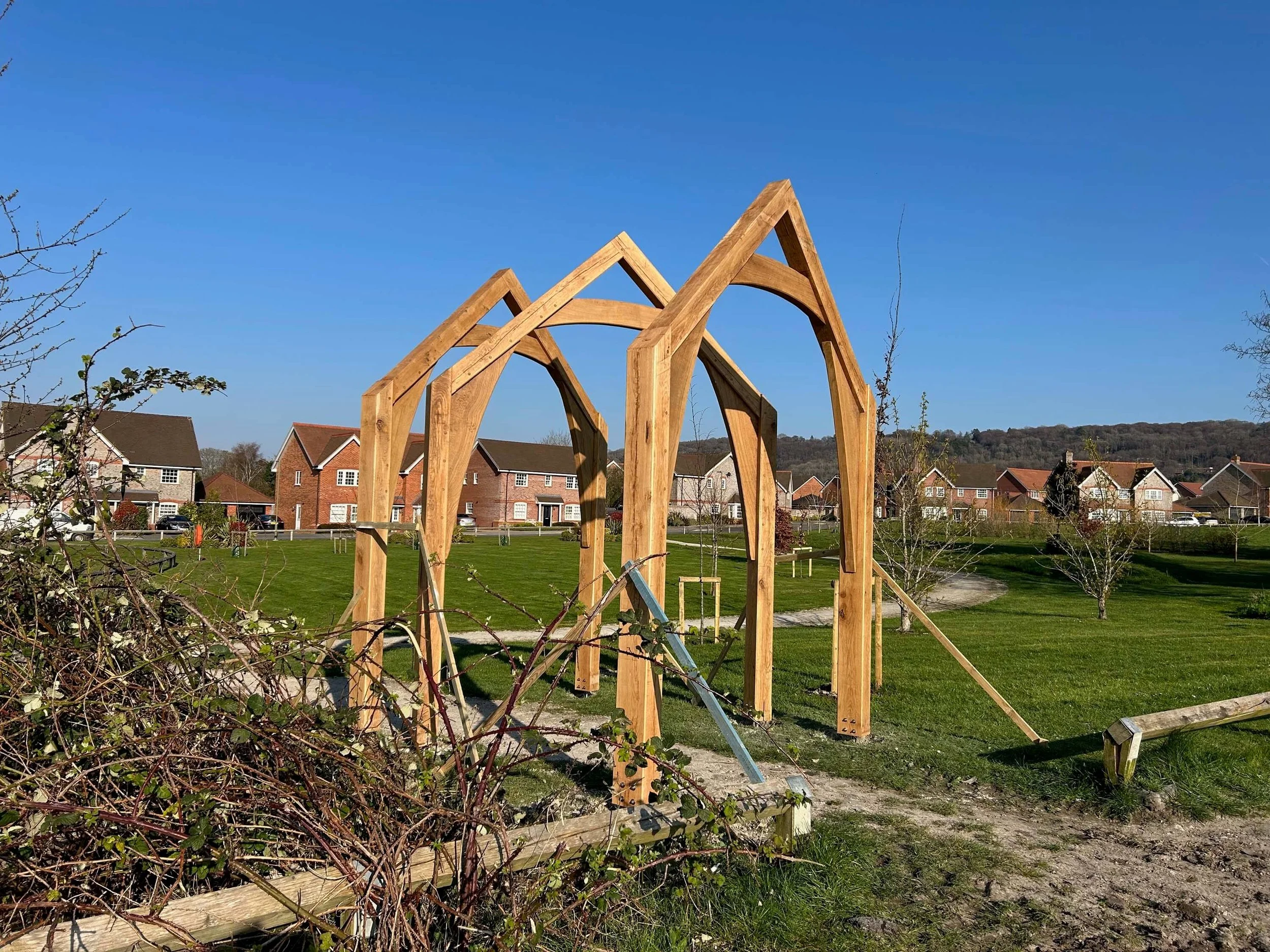 An image of an oak sculpture in Chinnor.