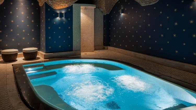 Whirlpool in the Nine Vita Spa