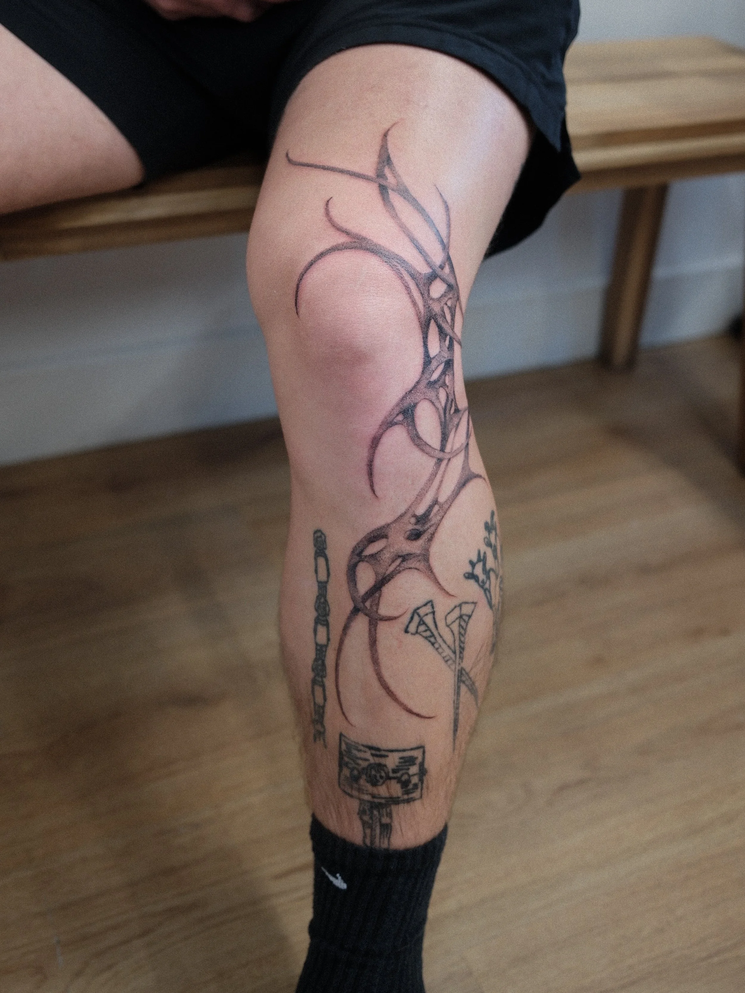 Freehand knee ✶ Thank you @benedikt808