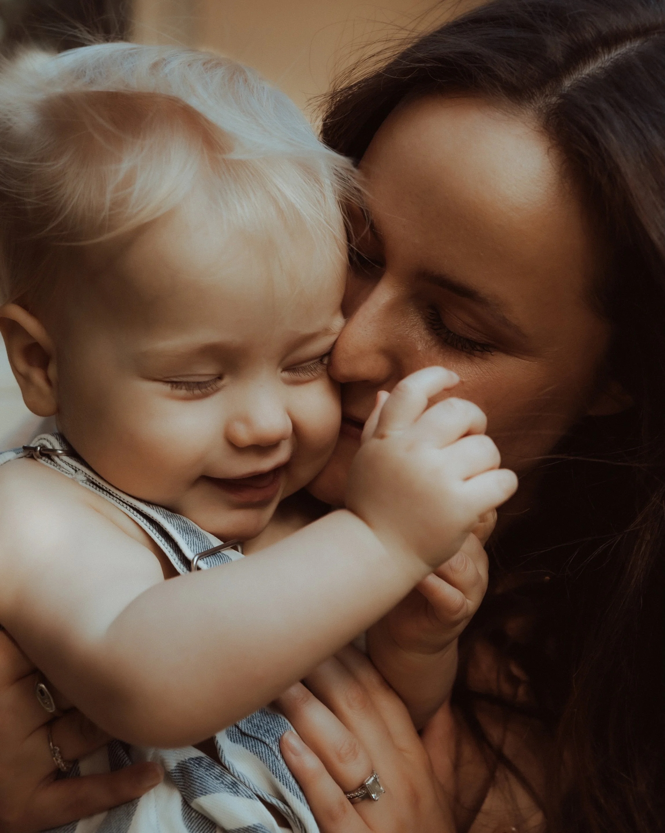 An afternoon spent barefoot in the garden with Camelia, Hamish and their beautiful boys.

The kind of home that feels full of love, noise, calm and childhood all at once.

[All photographs are shared with consent]