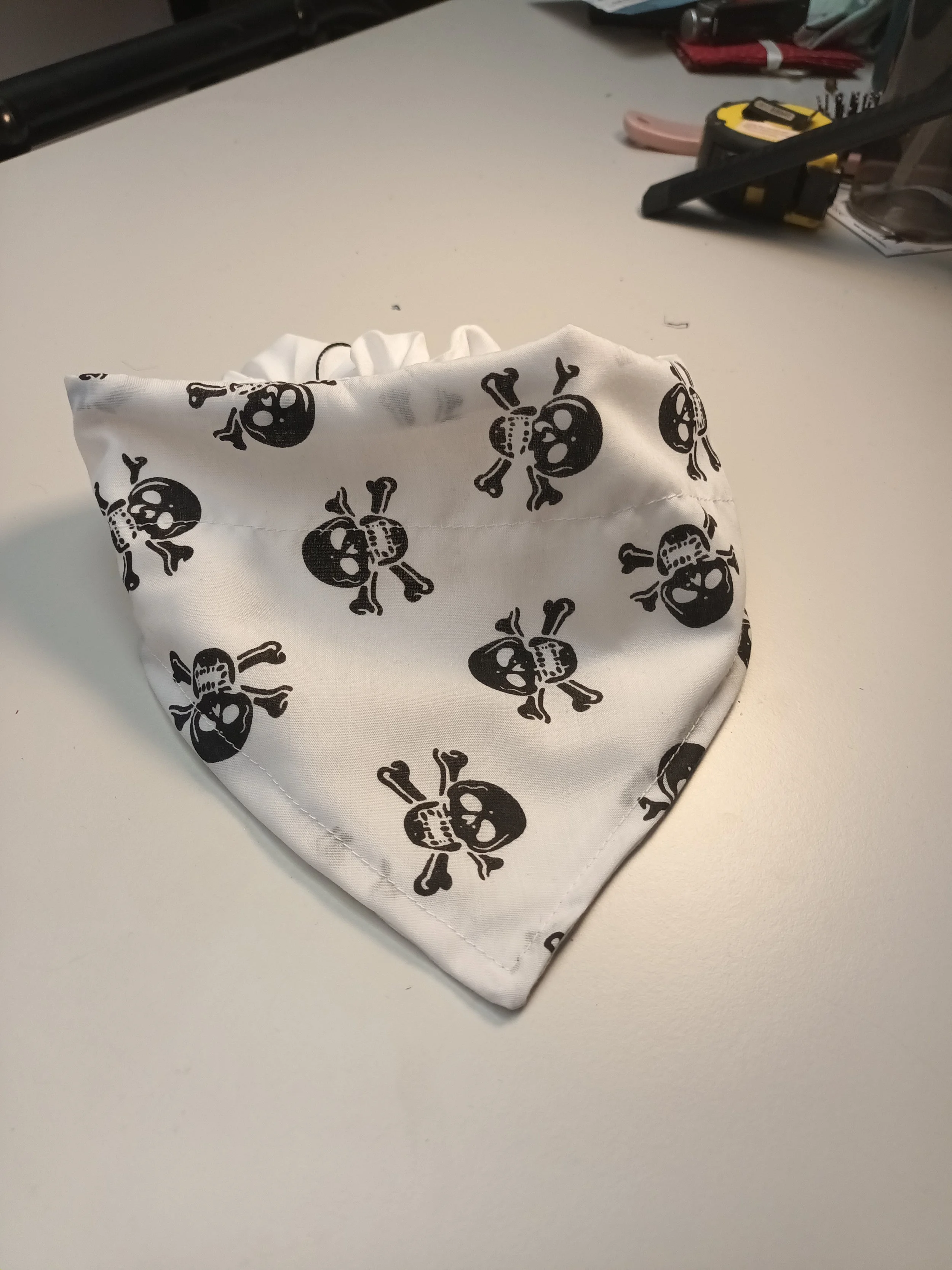 white skull and cross bone bandana