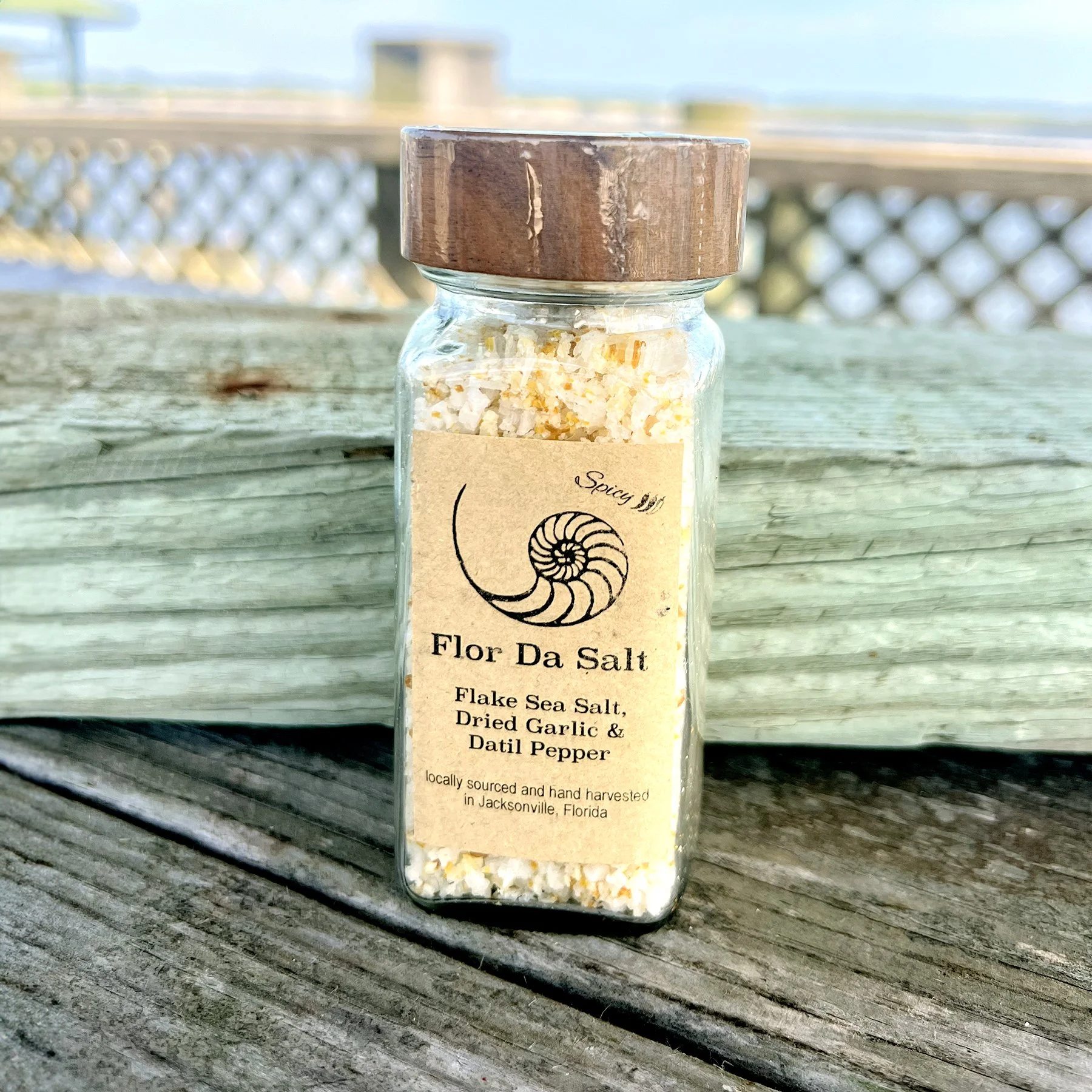 2.5 oz Glass Shaker - Fresh Garlic, Datil Pepper & Flake Sea Salt