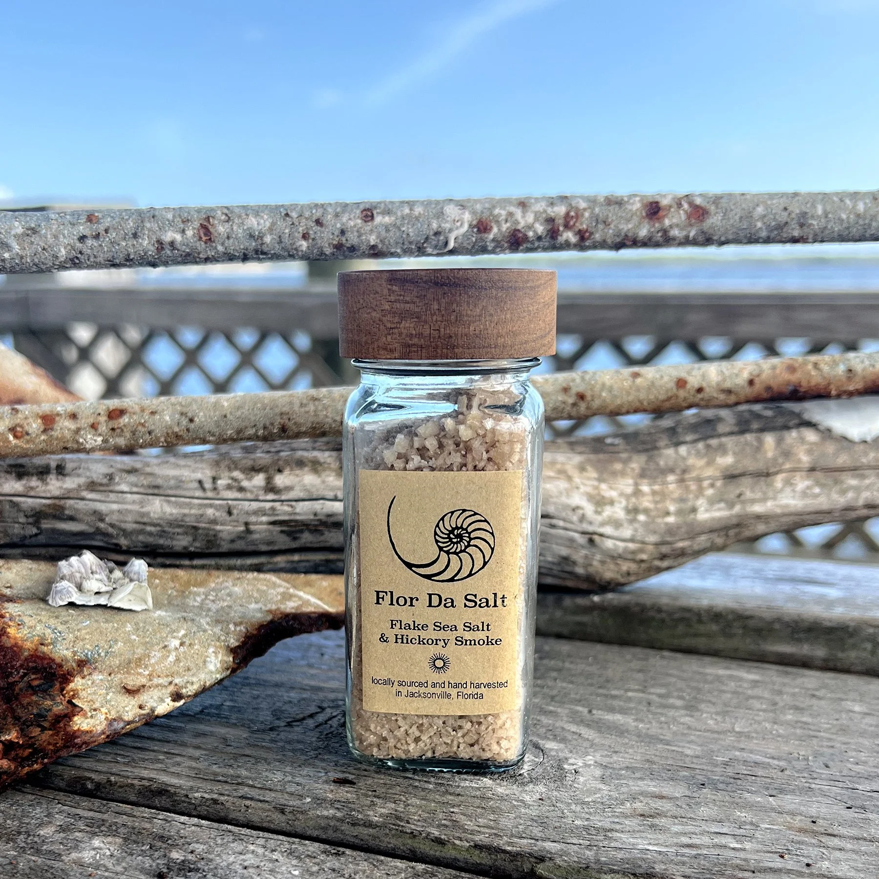 2.5 oz Glass Shaker - Hickory Smoke & Flake Sea Salt