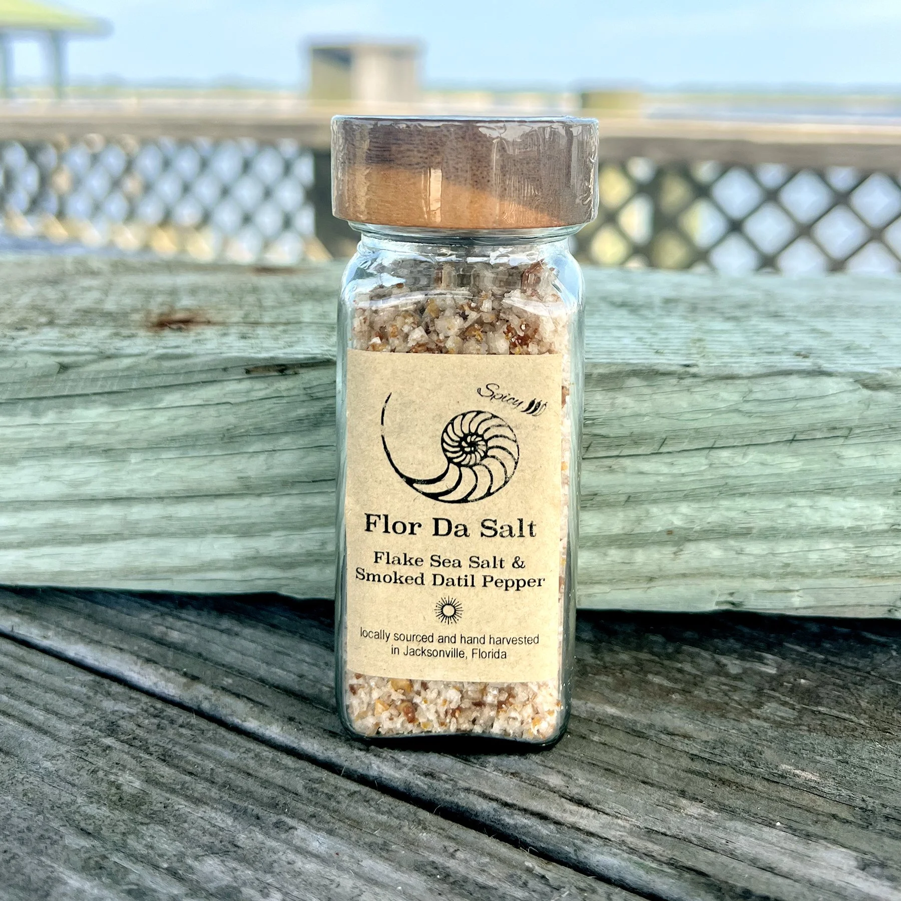 2.5 oz Glass Shaker - Hickory Smoke Datil Pepper & Flake Sea Salt