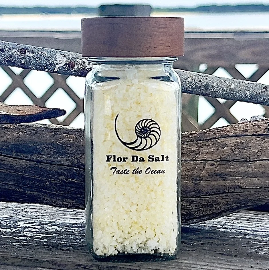 2.5 oz Glass Shaker - Fresh Garlic & Flake Sea Salt