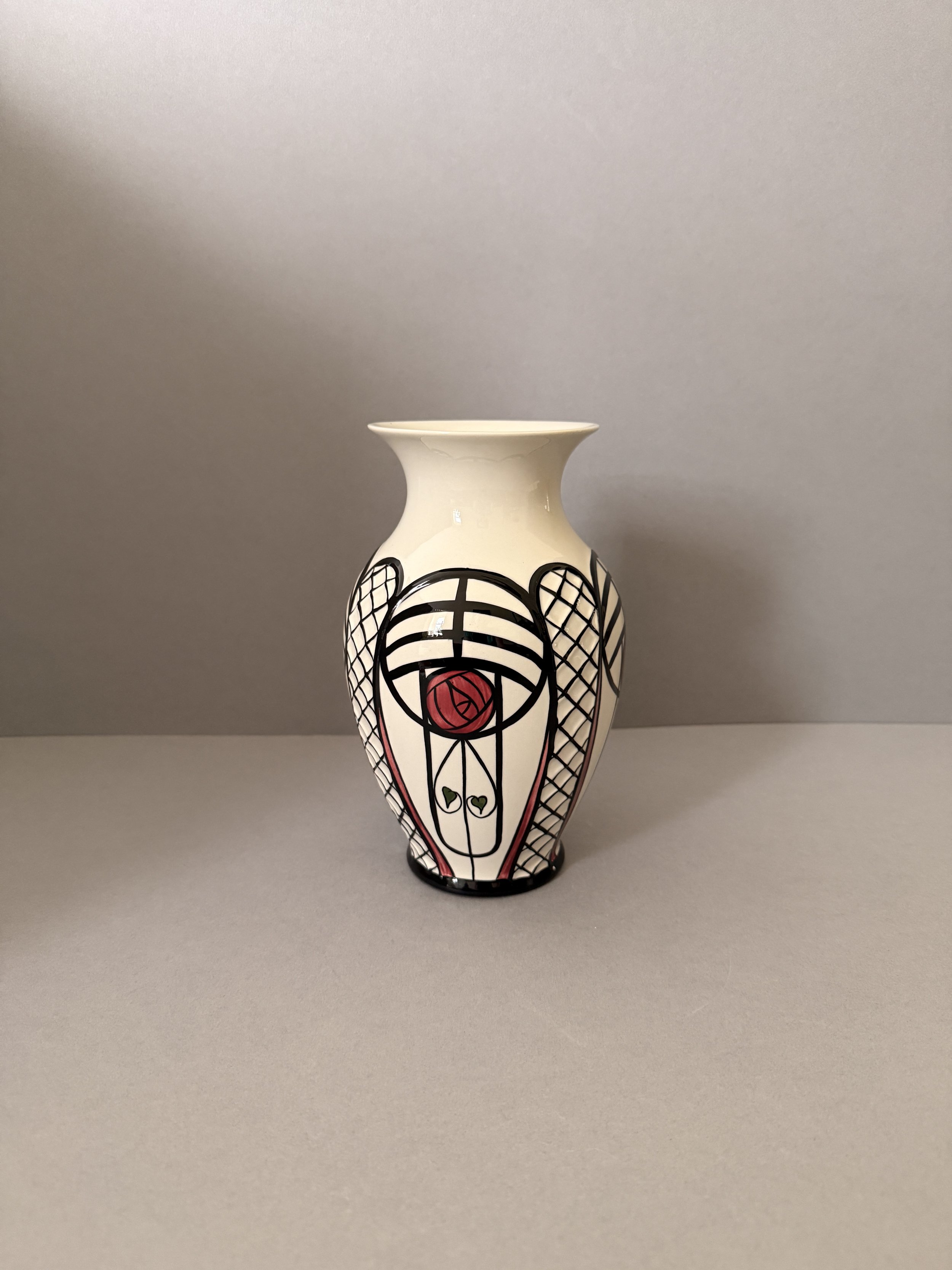 Lorna Bailey Mackintosh Vase – Signed – 20 cm