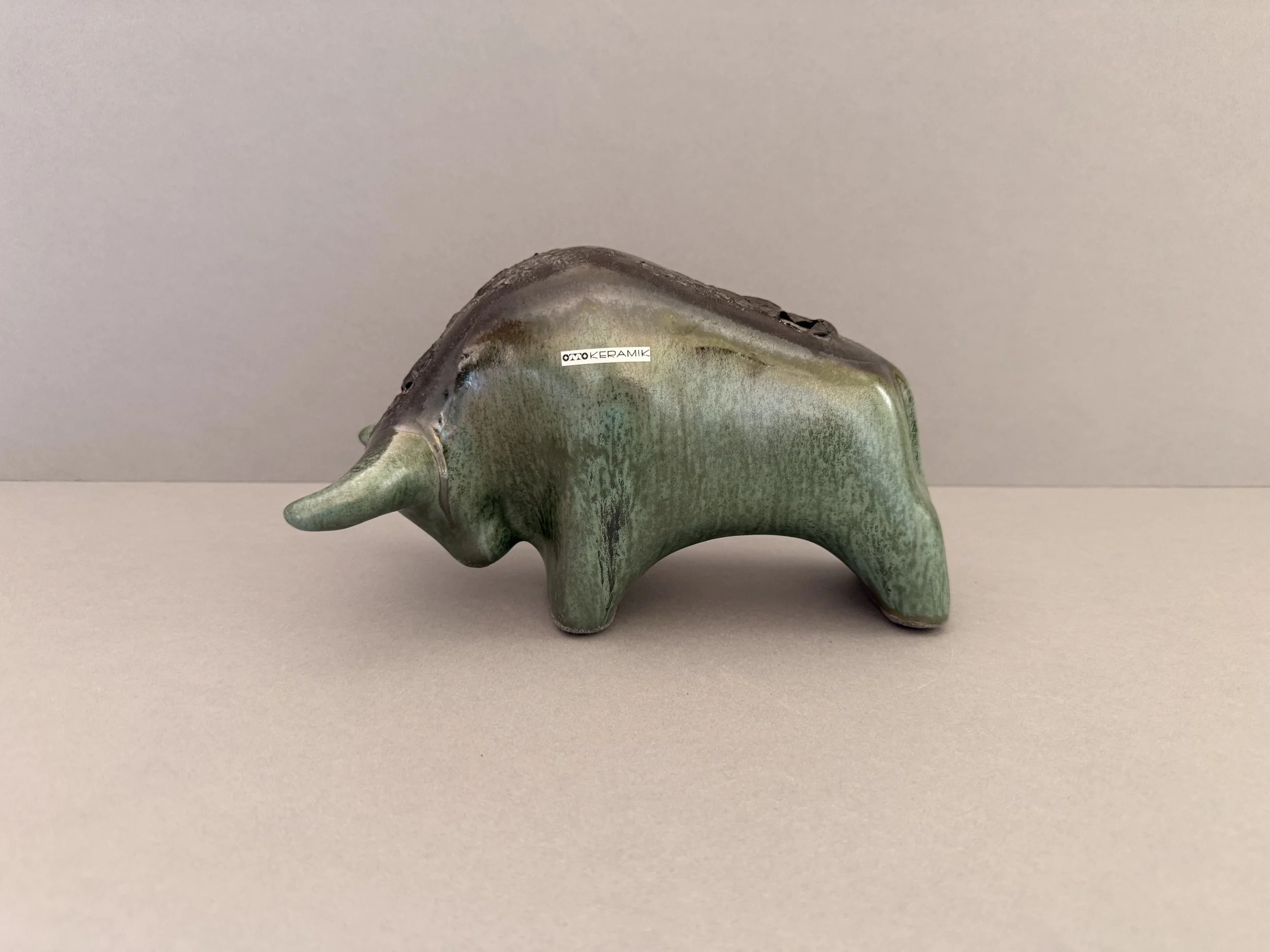 Otto Keramik Bull 1010 – Malta Glaze with Lava Top – 24 cm