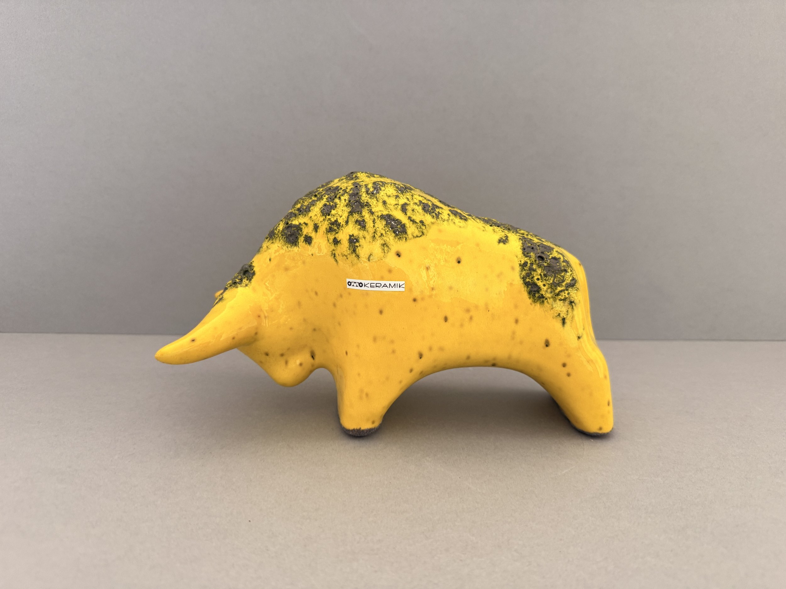 Otto Keramik Bull 1010 – Yellow Glaze with Fat Lava – 24 cm