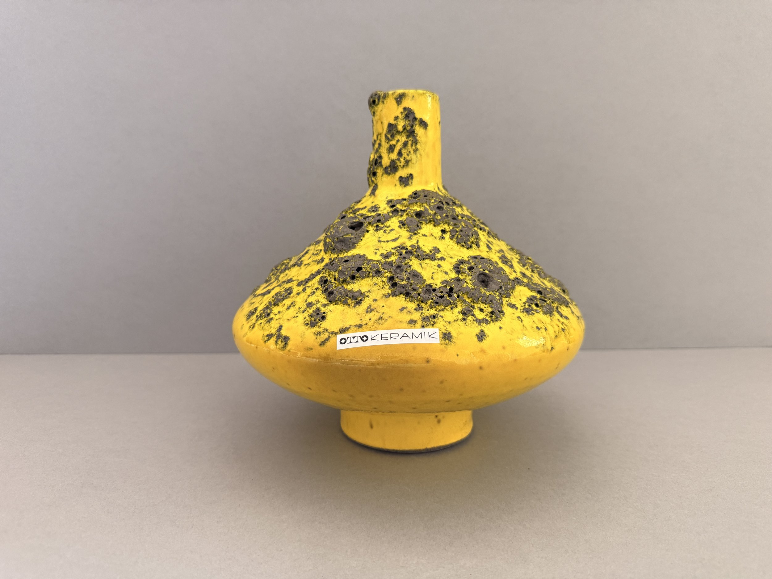 Otto Keramik Vase 206L Large – Yellow Fat Lava Glaze