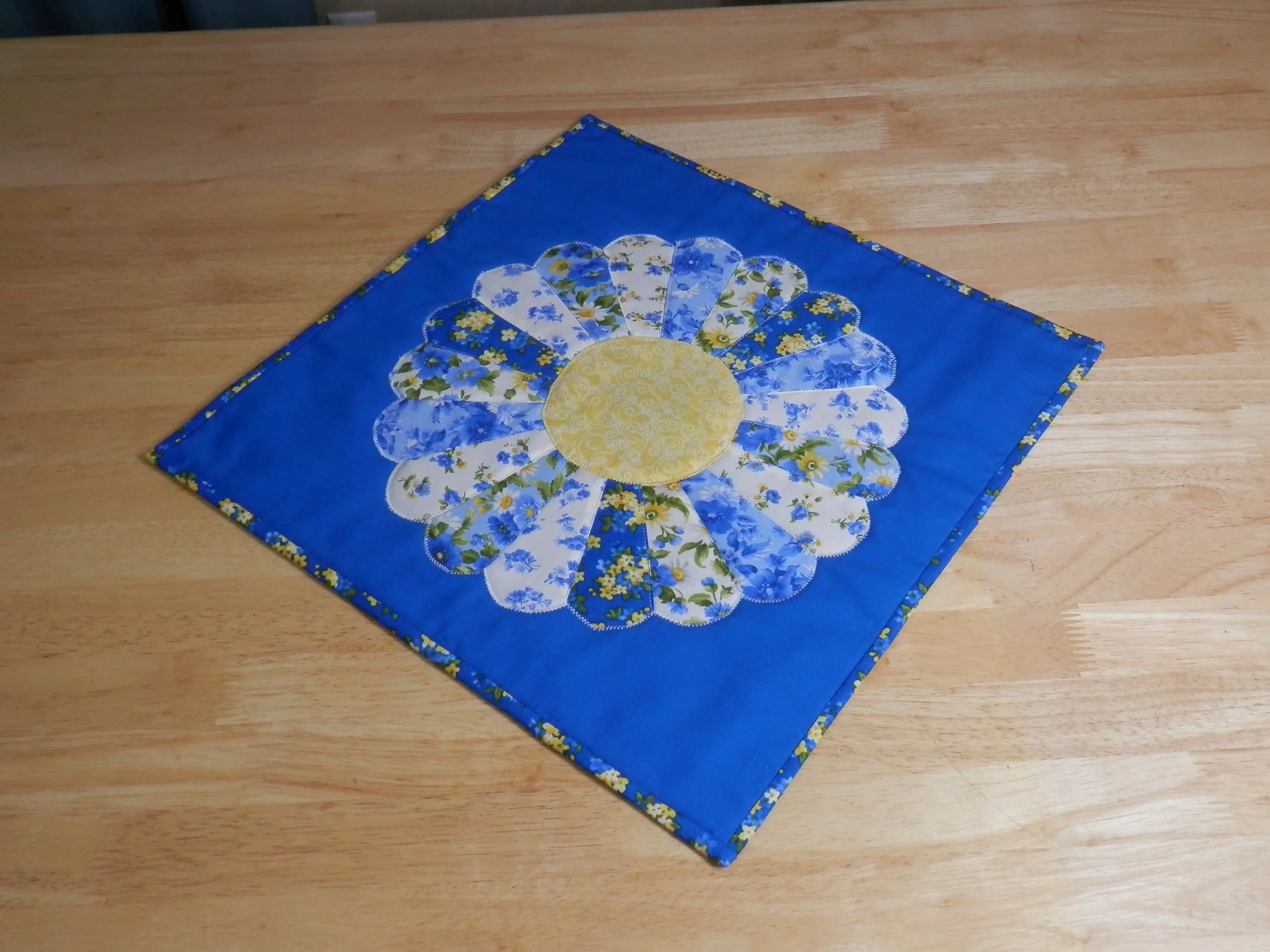 Dresden Plate Square Table Topper  16" x 16"