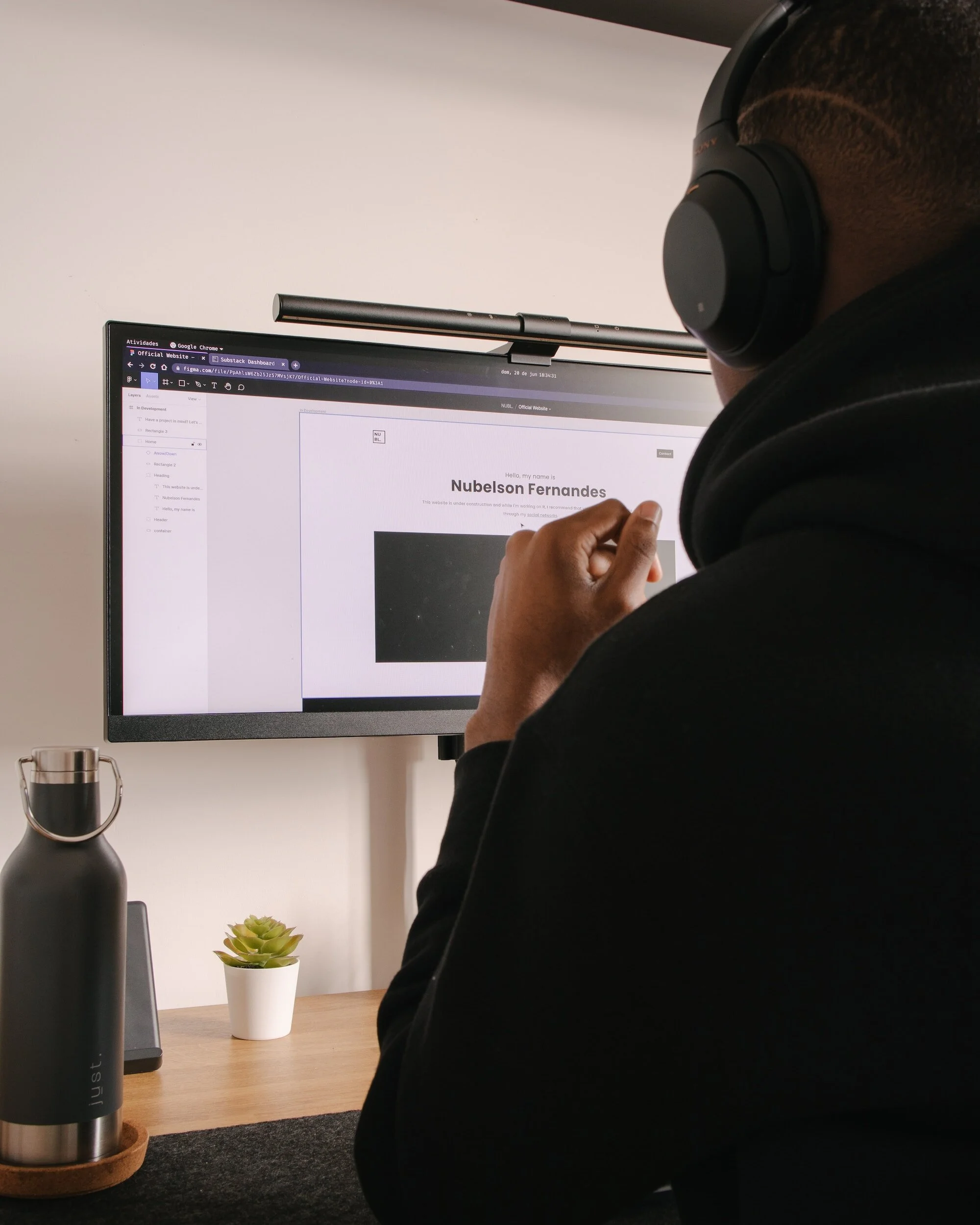 UX designer working with Figma