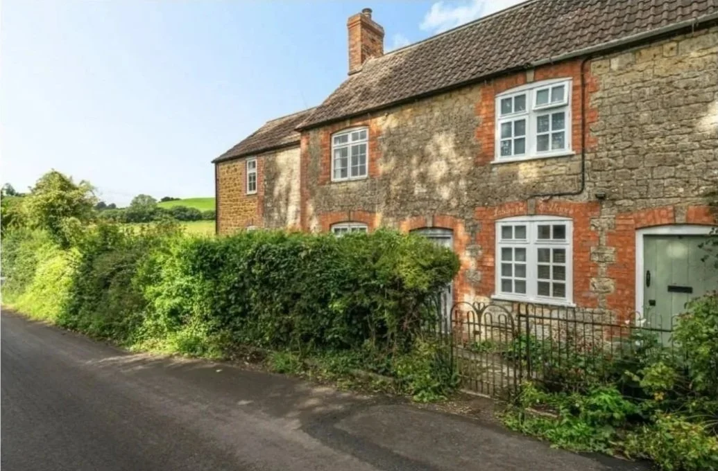 1800s Cottage from Lane